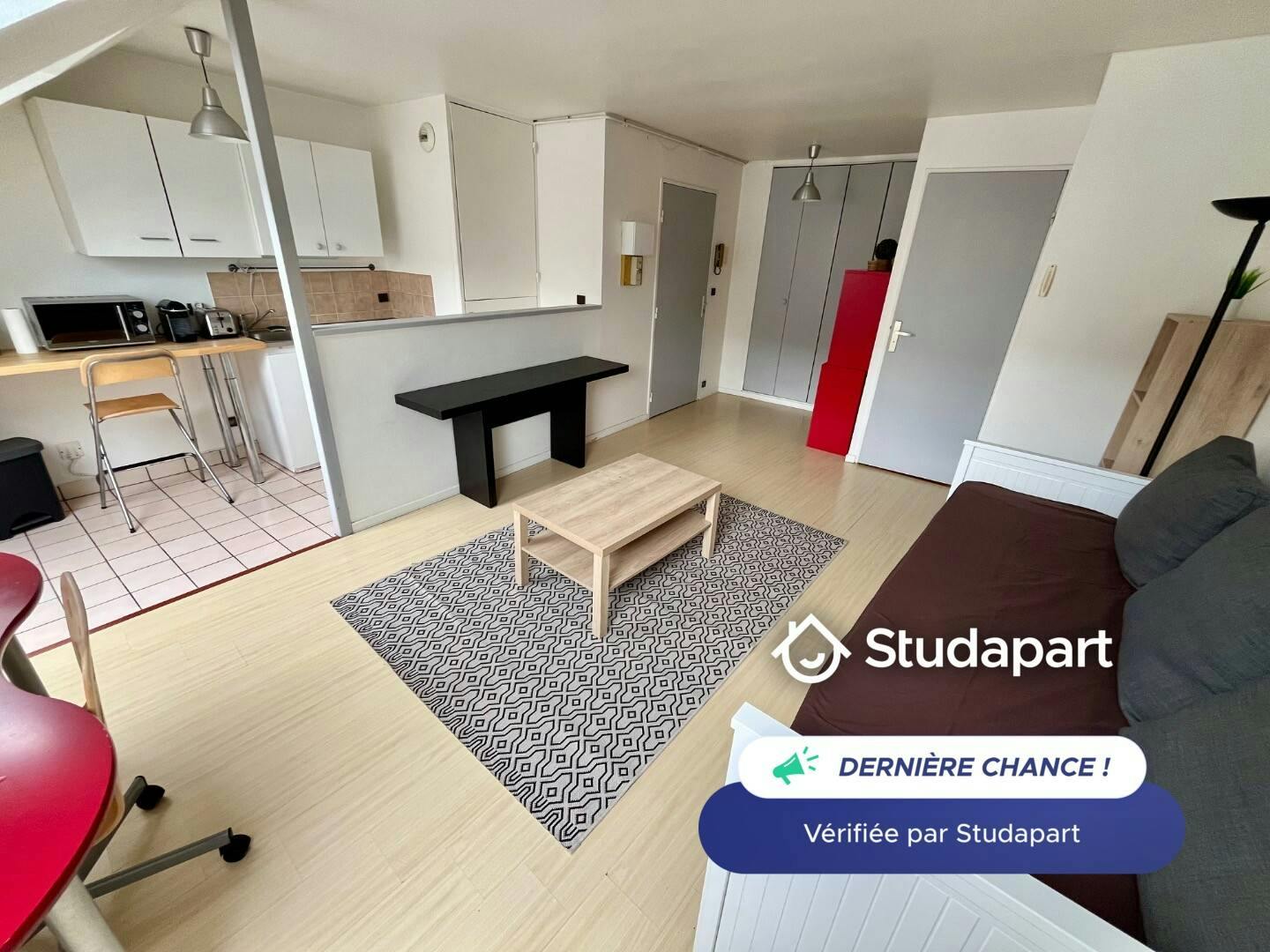 Apartment for rent for €590 per month in Reims, Rue du Jard