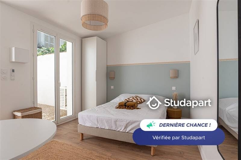 Apartment for rent on Rue Sénac de Meilhan, Marseille