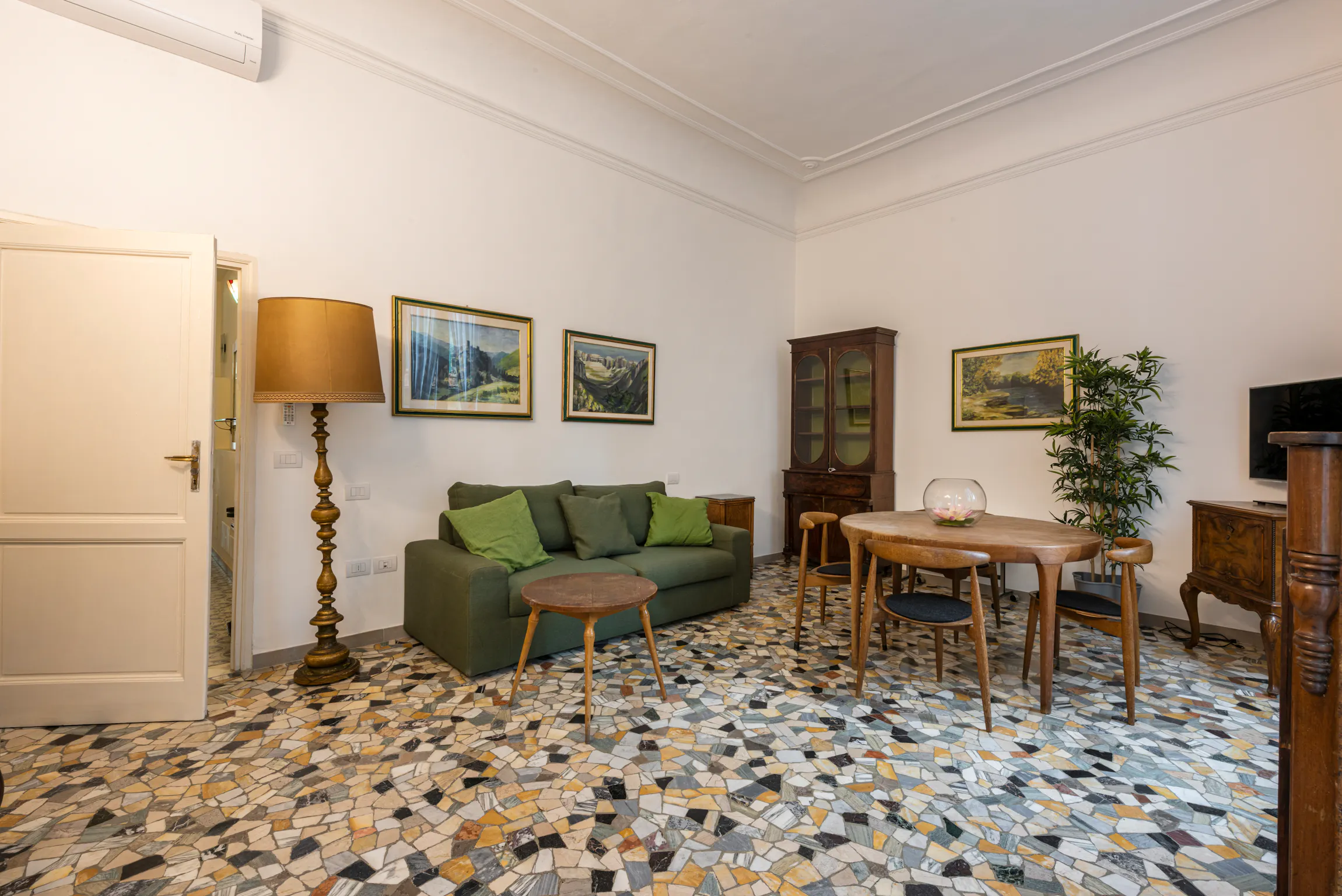 3-Bedroom Apartment in Via dell'Orcagna, Florence (1630964) ROOM 1