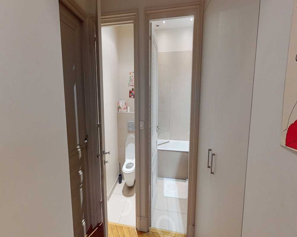 Private room in Rue du Président Édouard Herriot, Lyon (1631097) room image 9