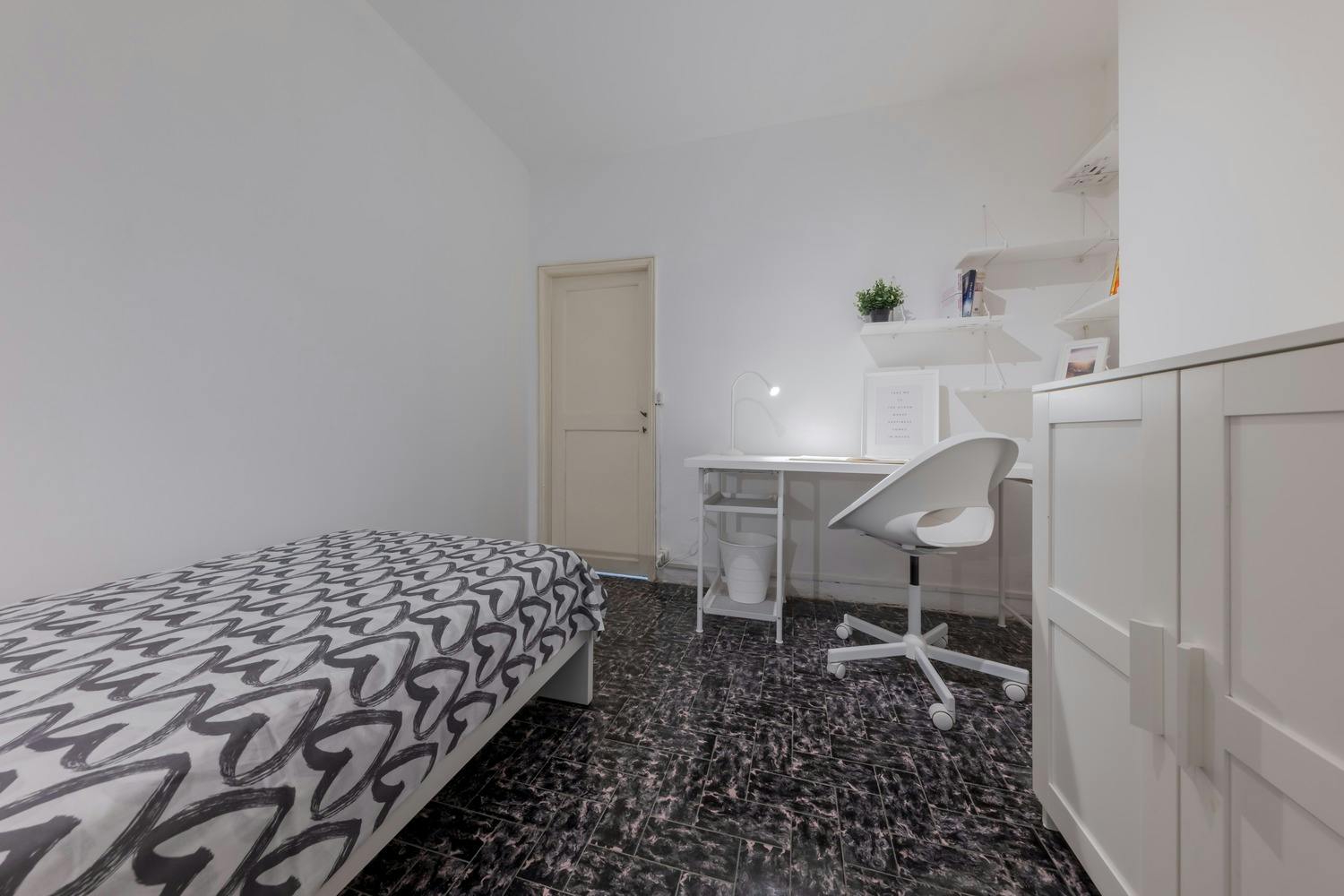 Double room Padova, 1 bed, 8m² — photo 8