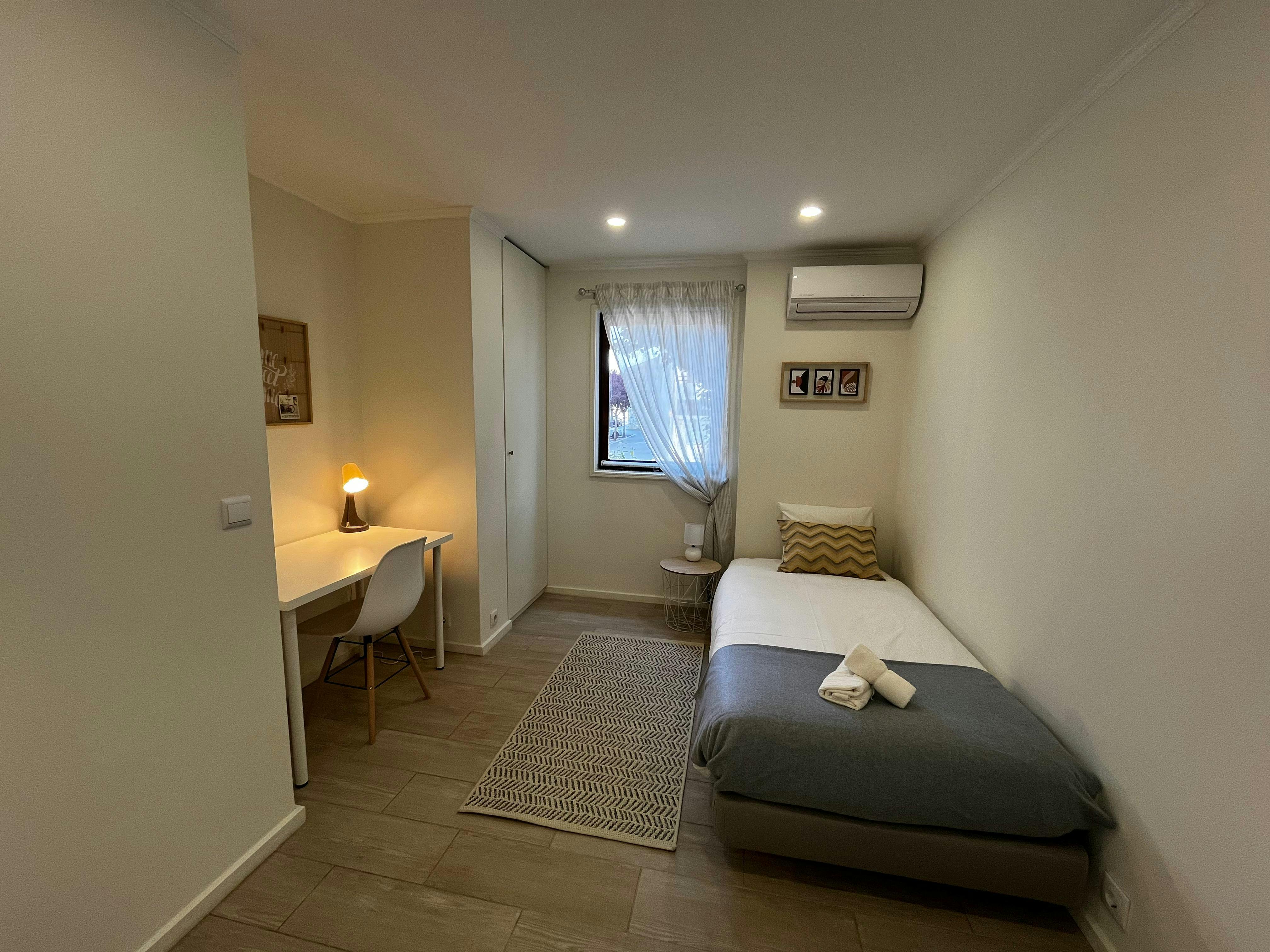 Double room Custoias, 1 bed, 14m² — photo 3