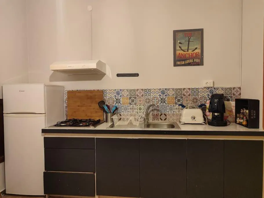 1-Bedroom Apartment in Via Emerico Amari, Palermo 1
