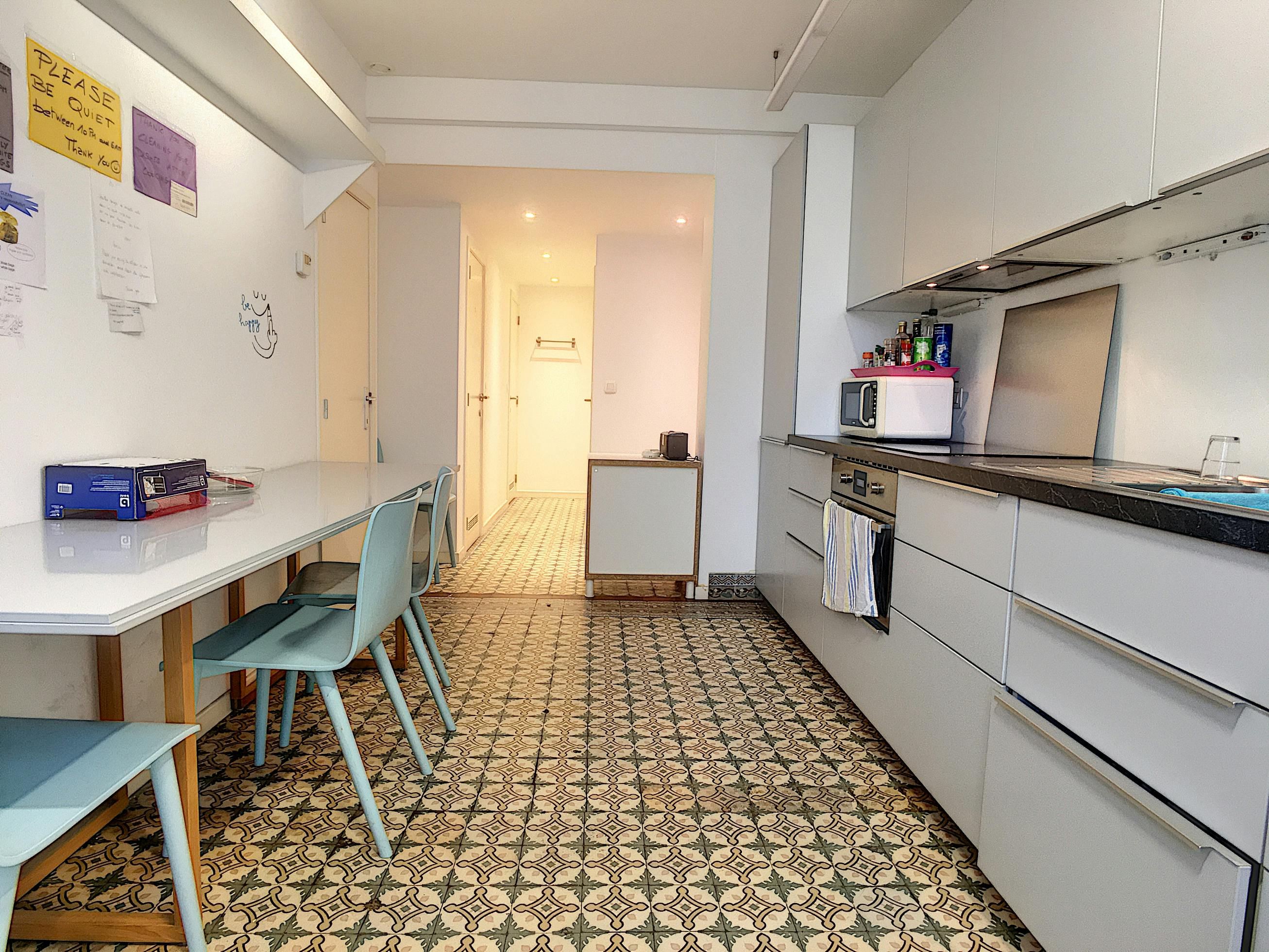 Double room Schaerbeek, 1 bed, 17m² — photo 10