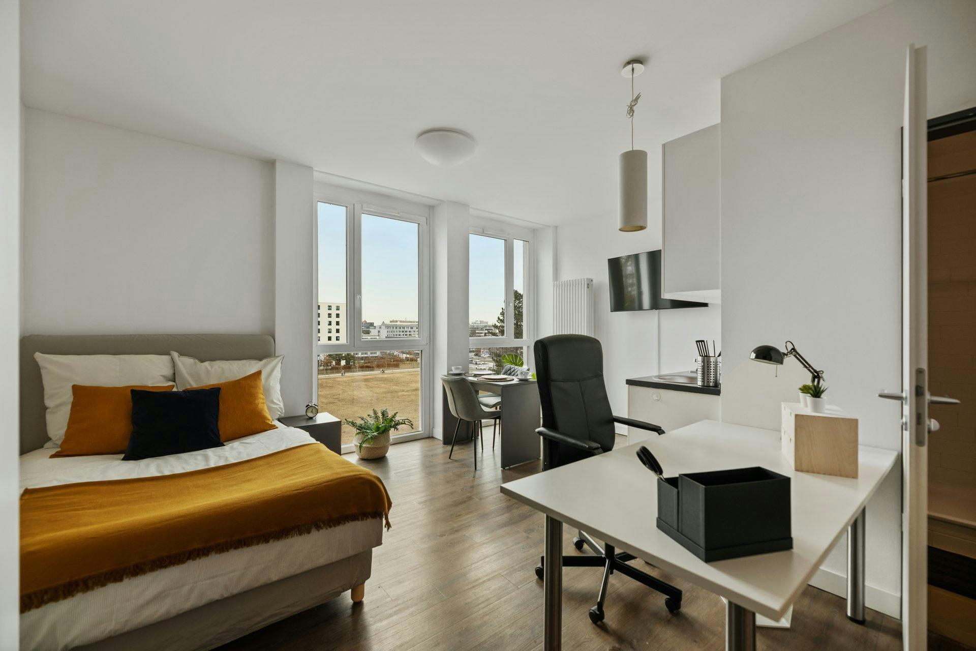 Studio for rent for €1,499 per month in Munich, Baierbrunner Str. 50