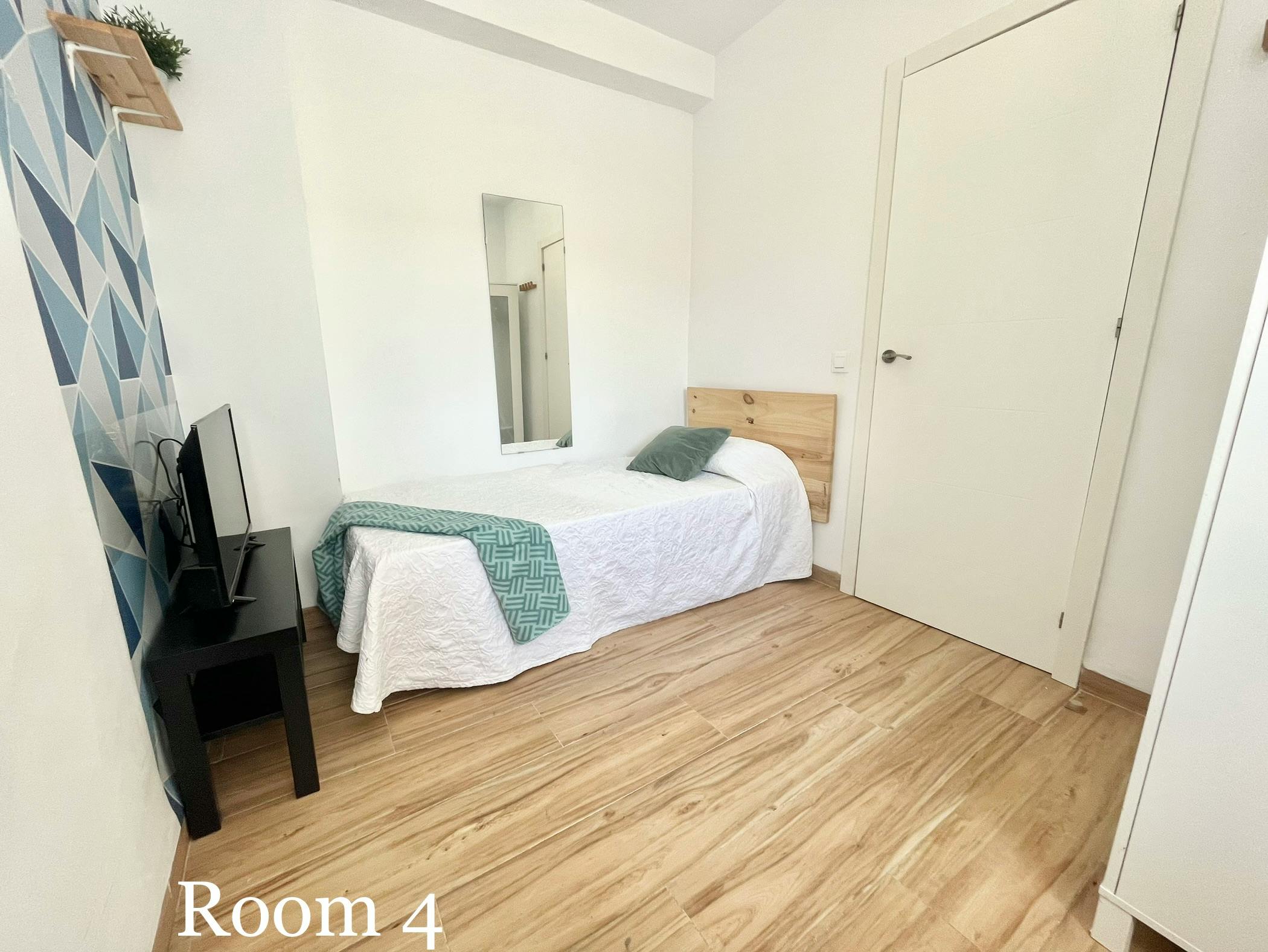 Single room Sevilla, 1 bed, 8m² — photo 2