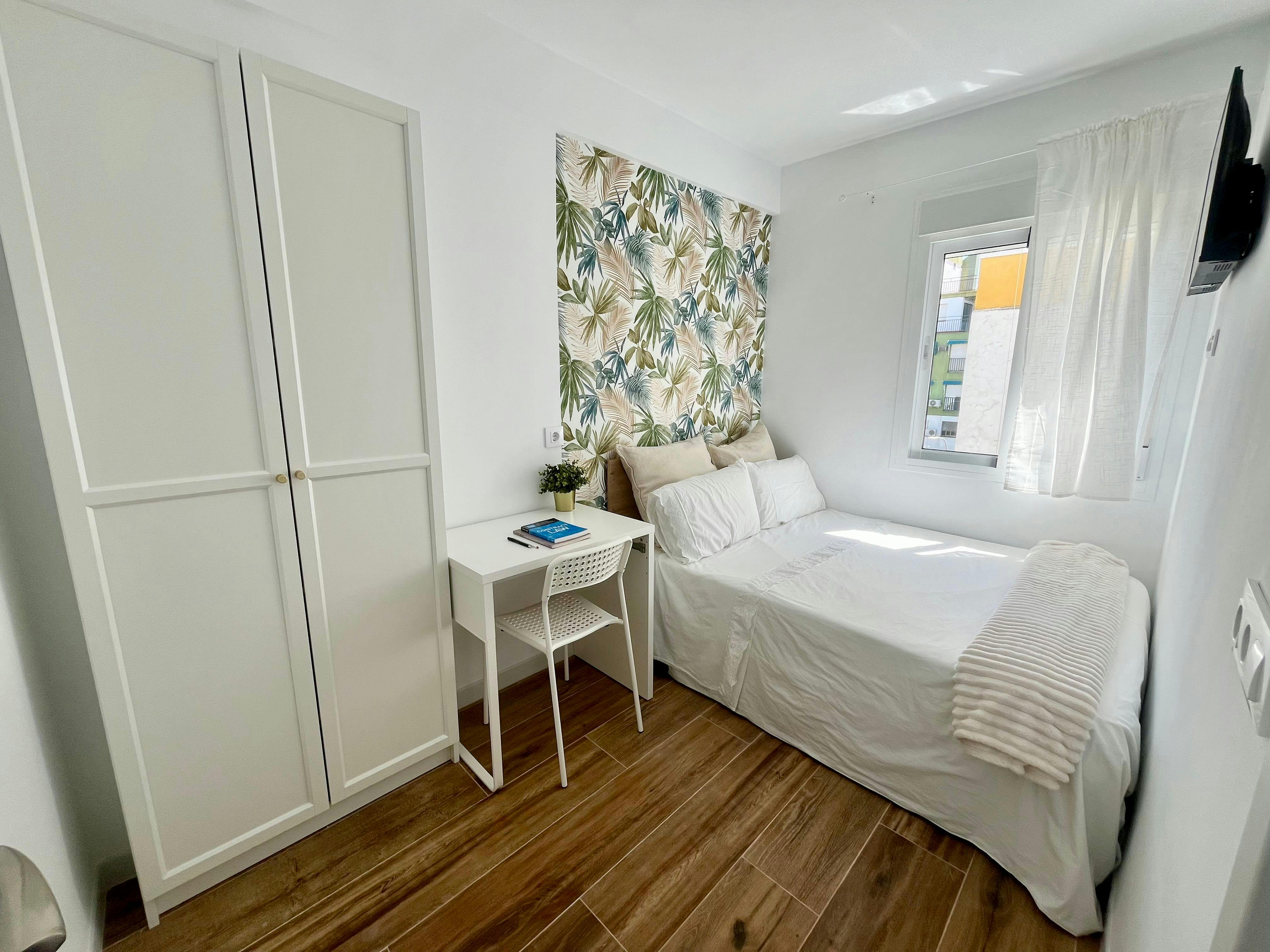 Habitación privada en alquiler por 360 € al mes en Sevilla, Barriada Villegas