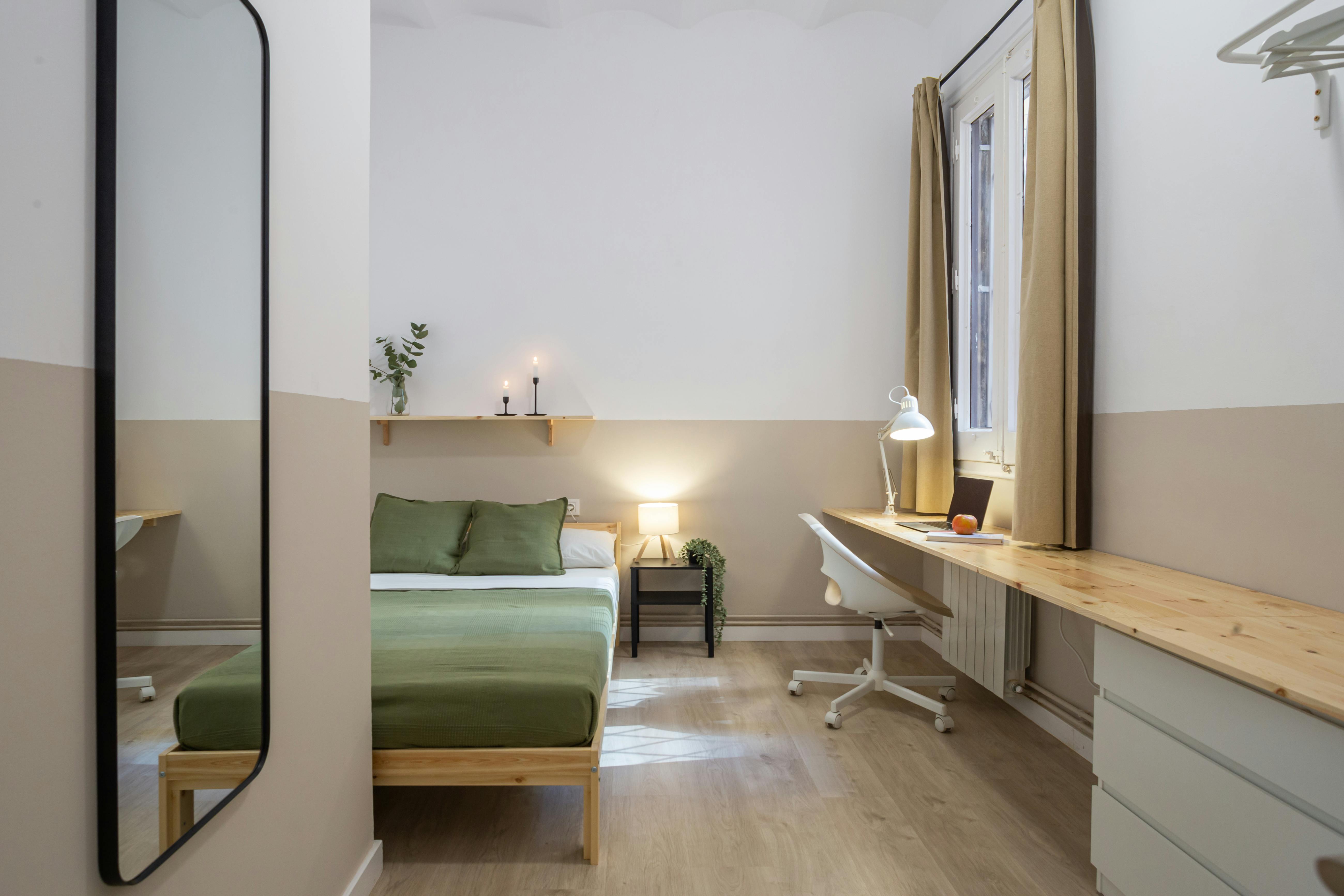 Carrer de Pons i Gallarza, Barcelona preview