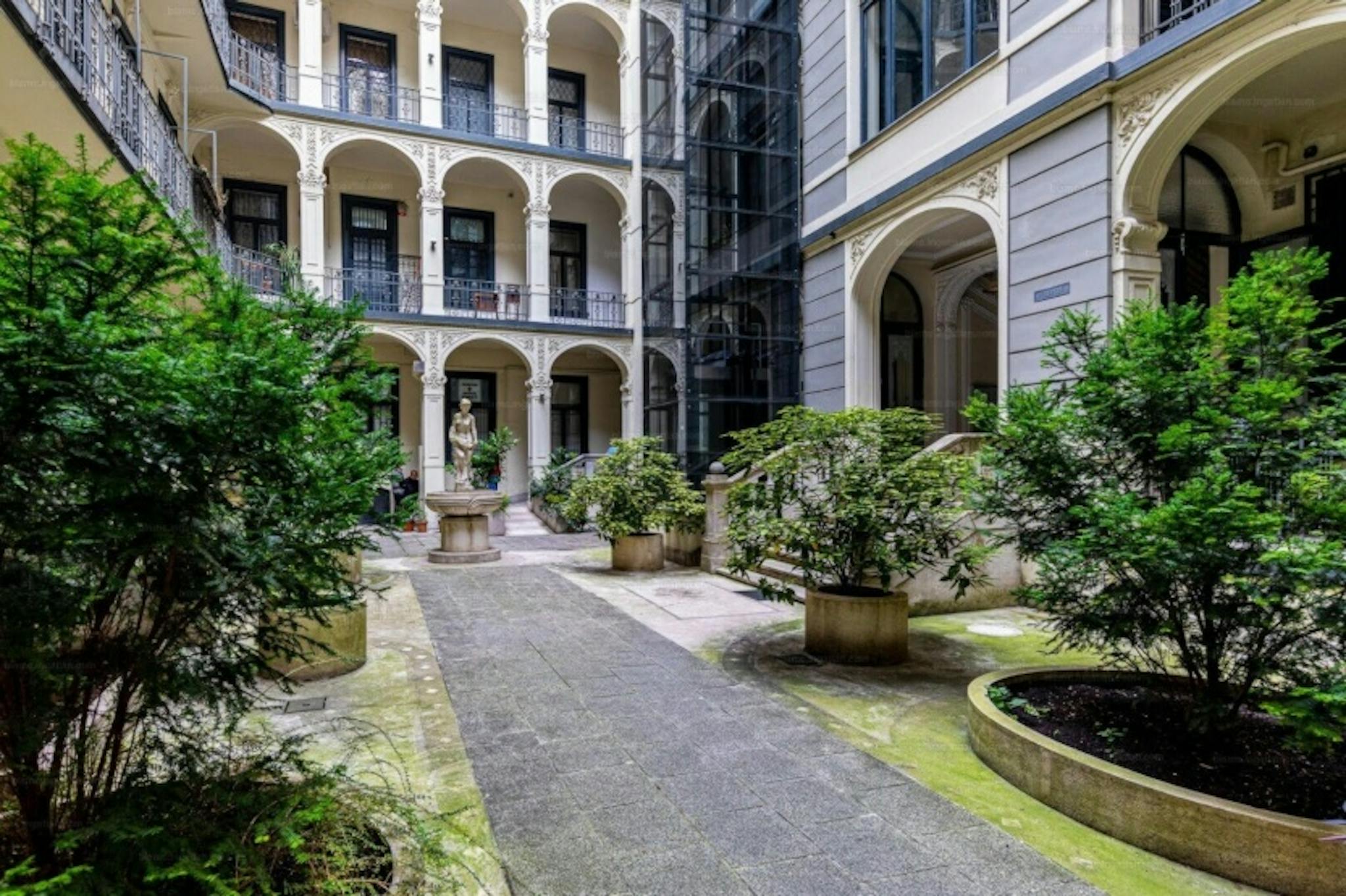 Ó utca, Budapest preview