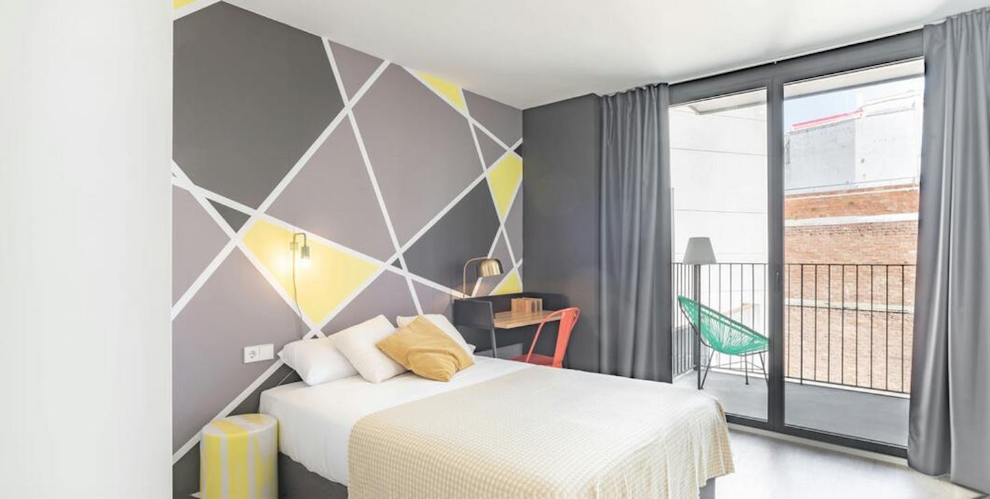 Private room for rent for €1 per month in Barcelona, Carrer de la Unió