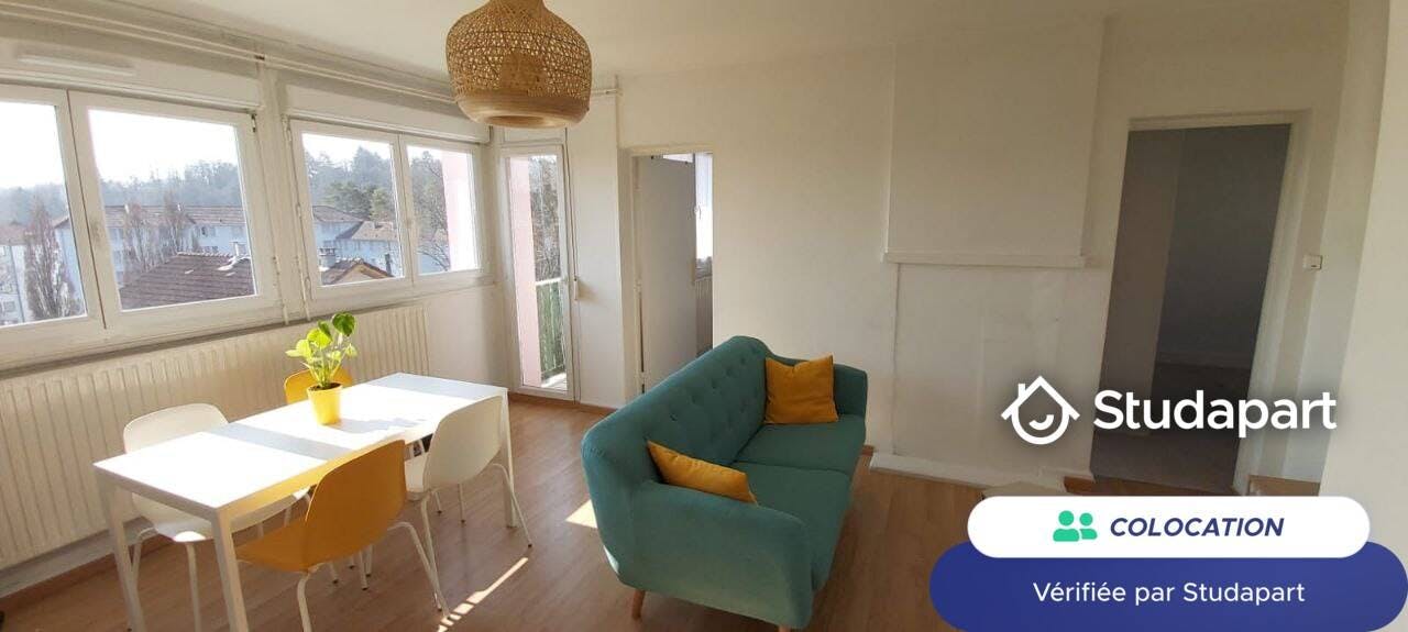 Chambre privée à louer pour 360 €/mois à Montbéliard, Rue Diderot