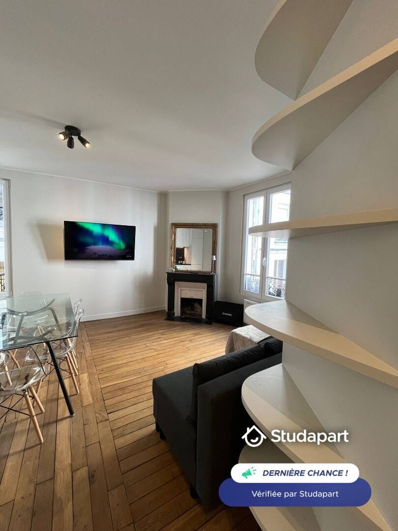 Apartment for rent for €1,580 per month in Paris, Boulevard de Clichy