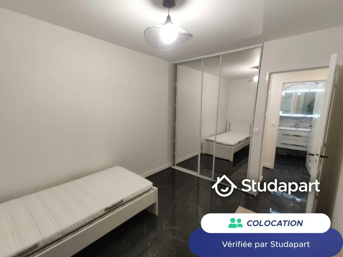 Private room for rent for €510 per month in Évry-Courcouronnes, Square Lamartine