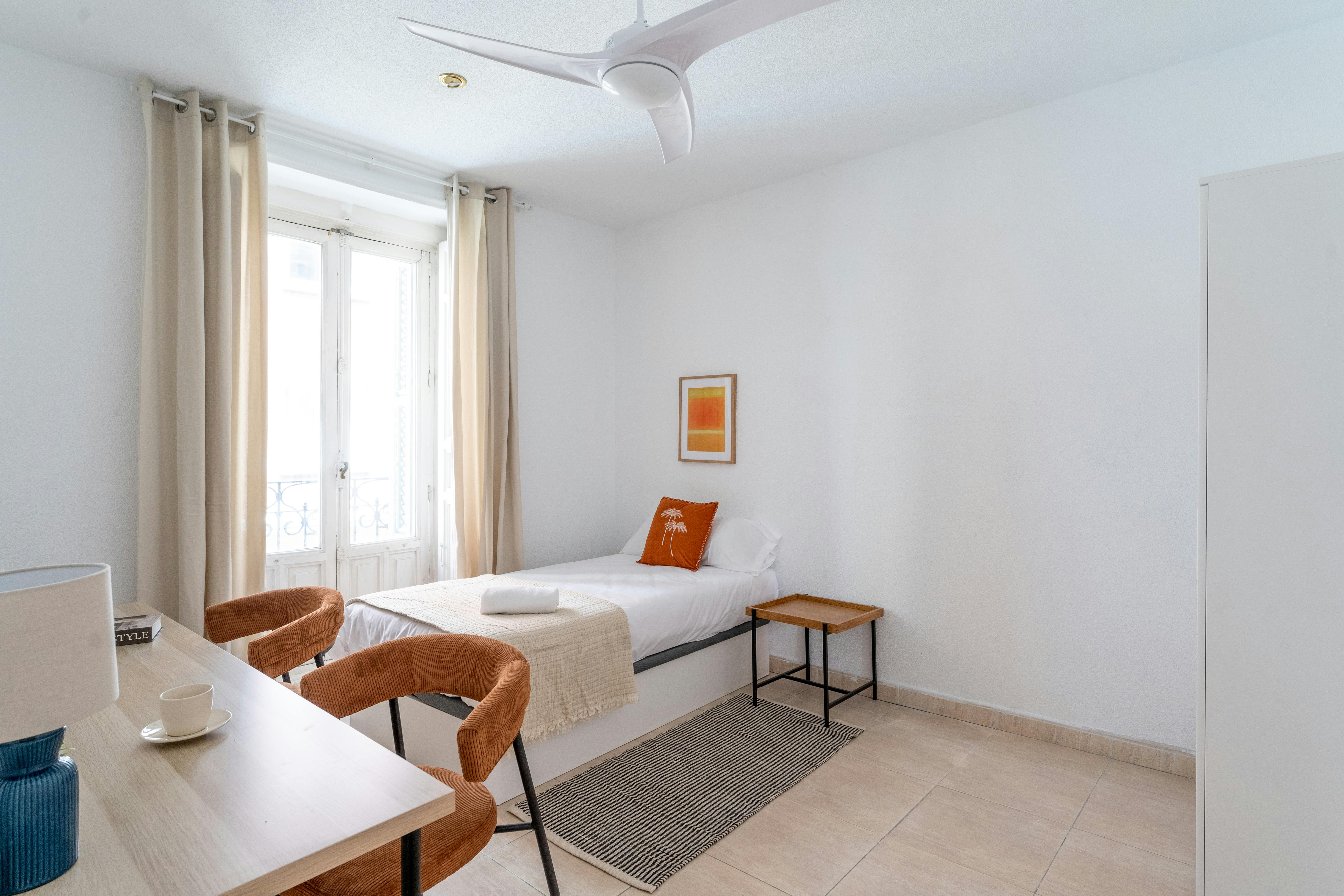 Calle de Luisa Fernanda, Madrid preview