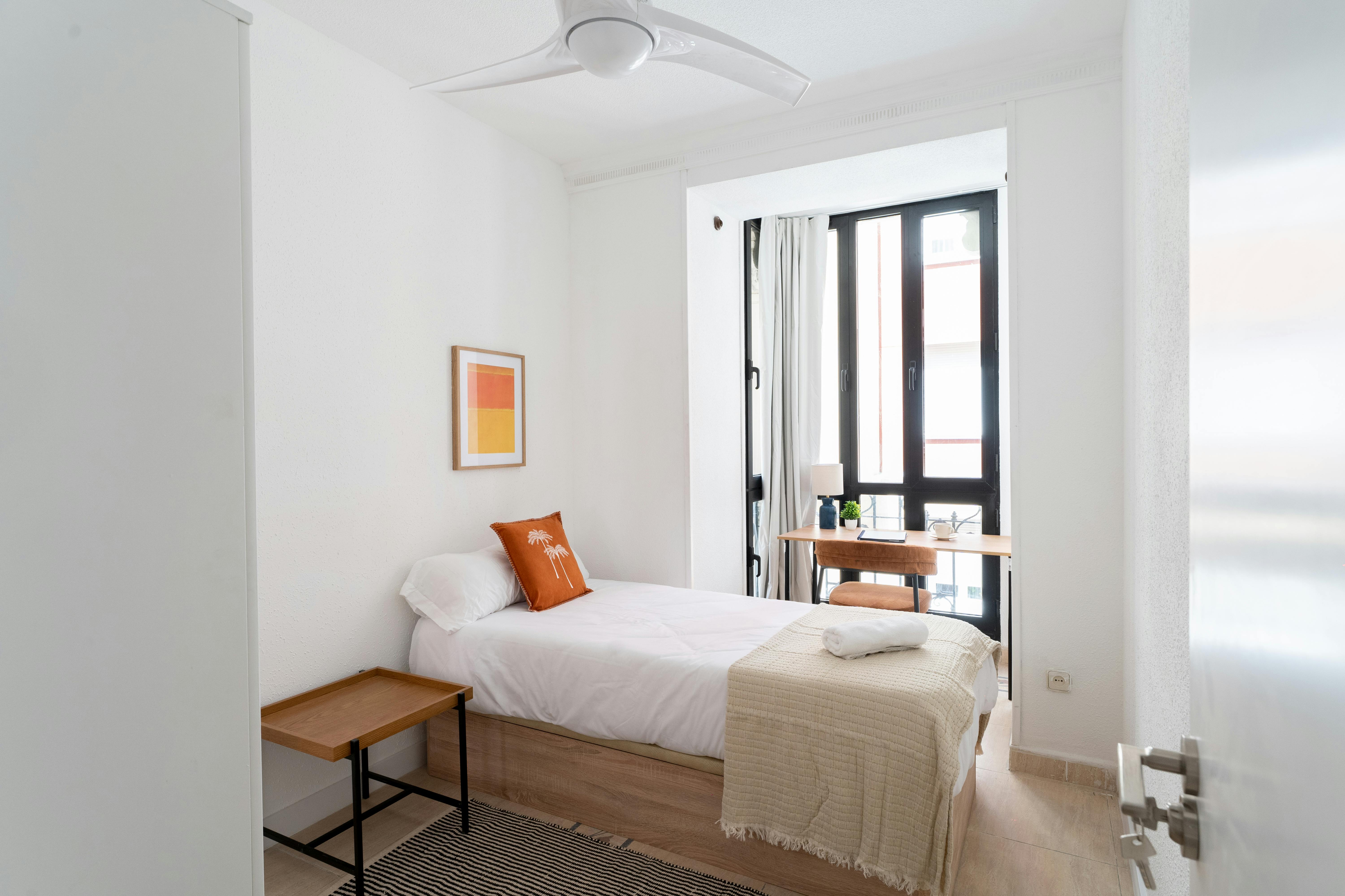 Calle de Luisa Fernanda, Madrid preview