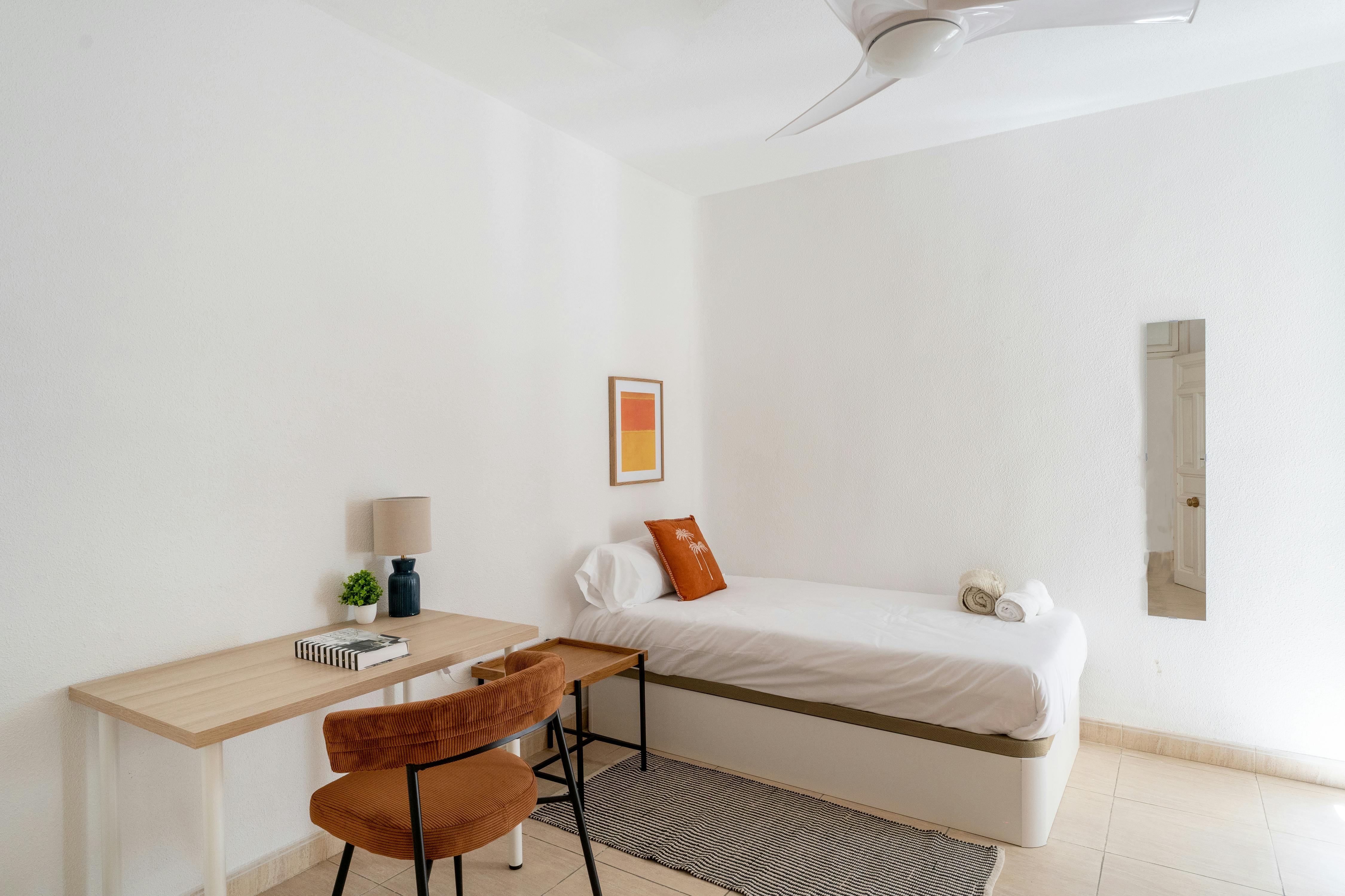 Calle de Luisa Fernanda, Madrid preview