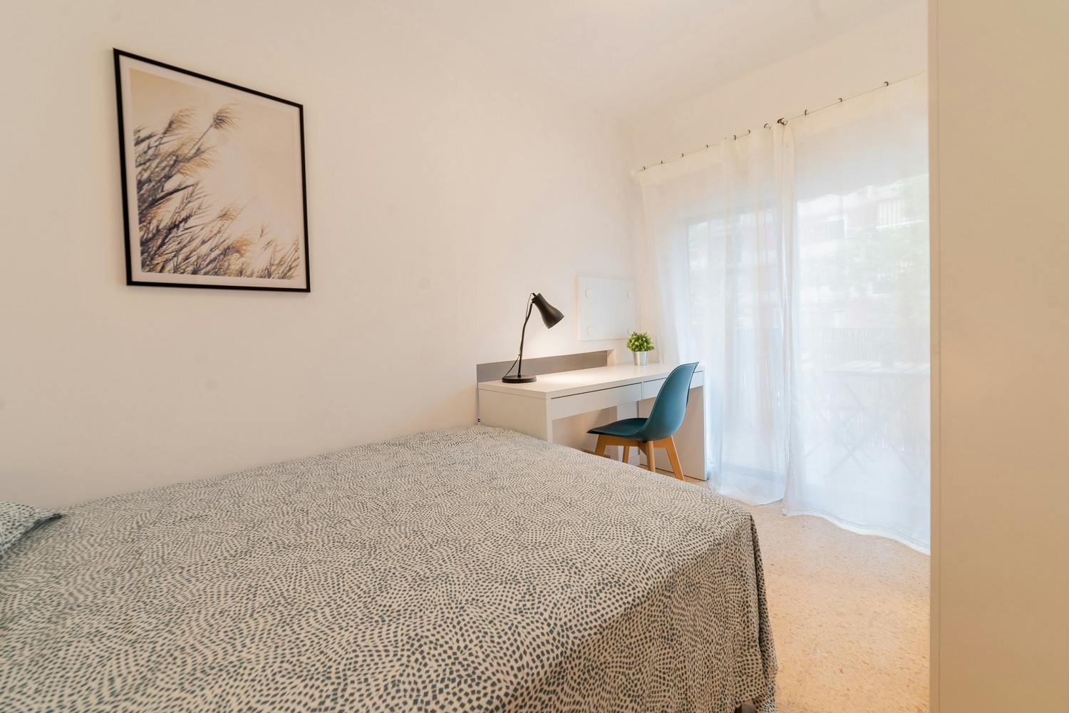 Single room Valencia, 1 bed, 12m² — photo 2