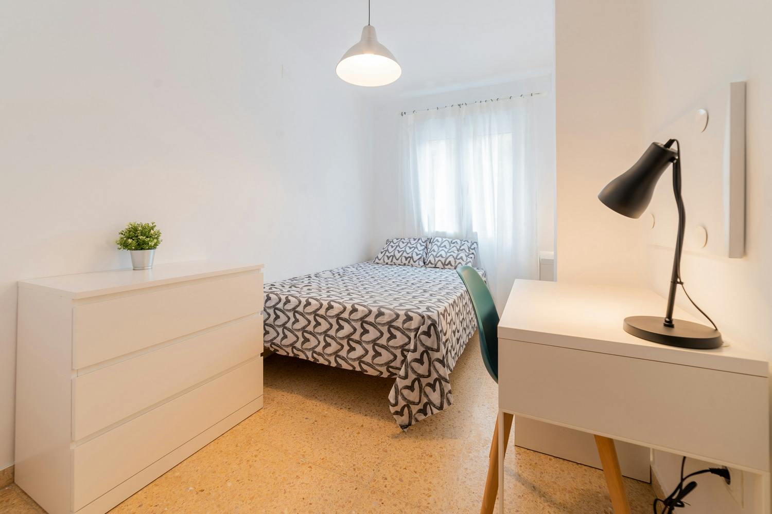 Plaça del Cedre, Valencia preview