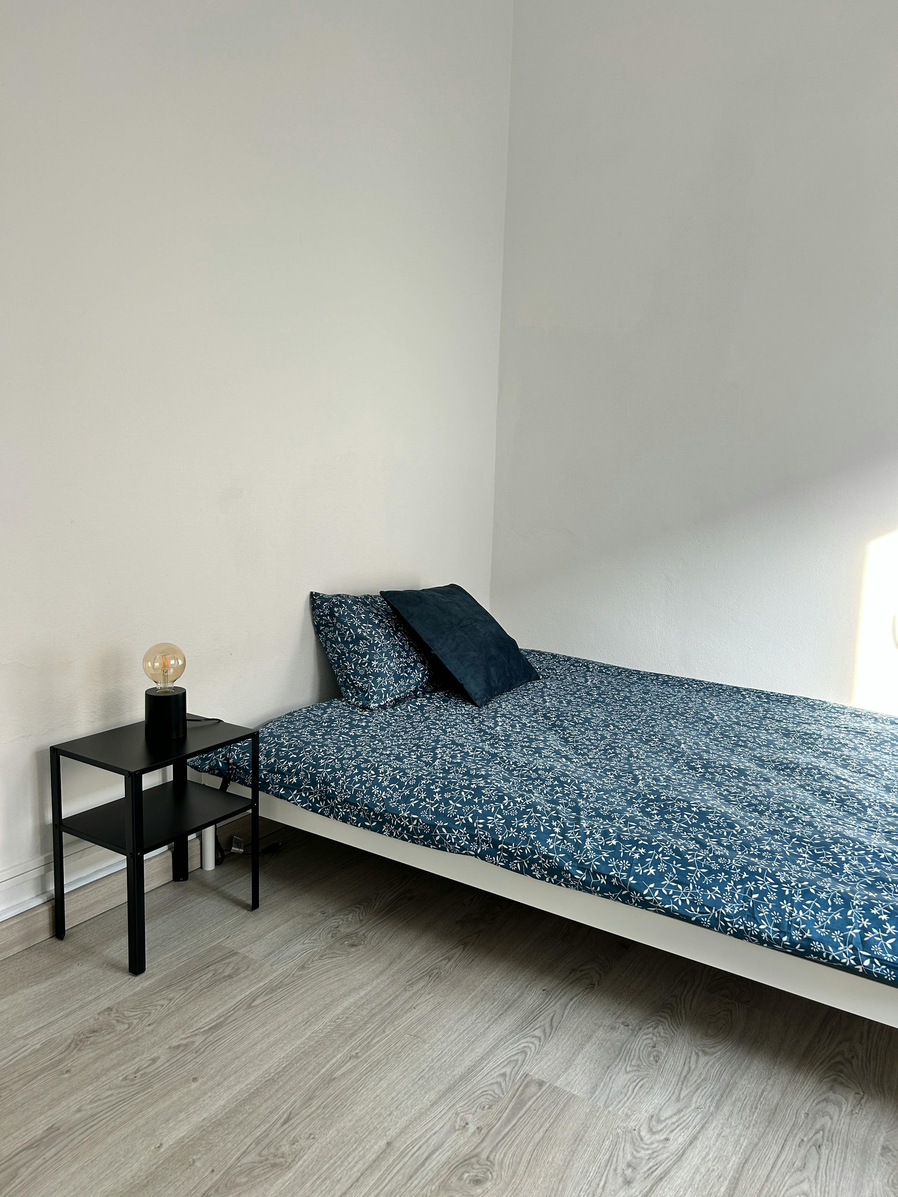 Single room Aveiro, 1 bed, 10m² — photo 1