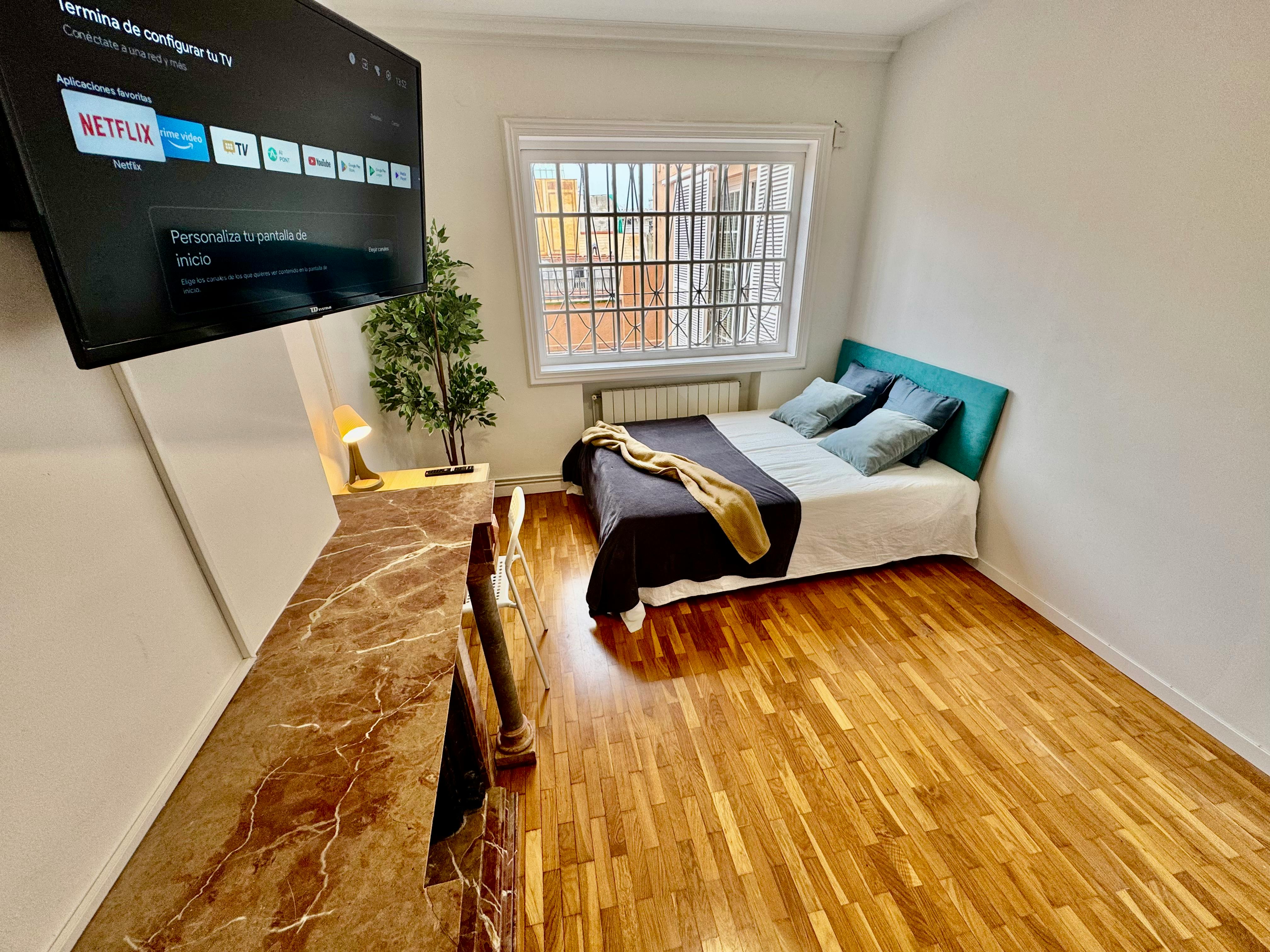 Private room in Carrer de Duran i Bas, Barcelona (1632469) room image 1