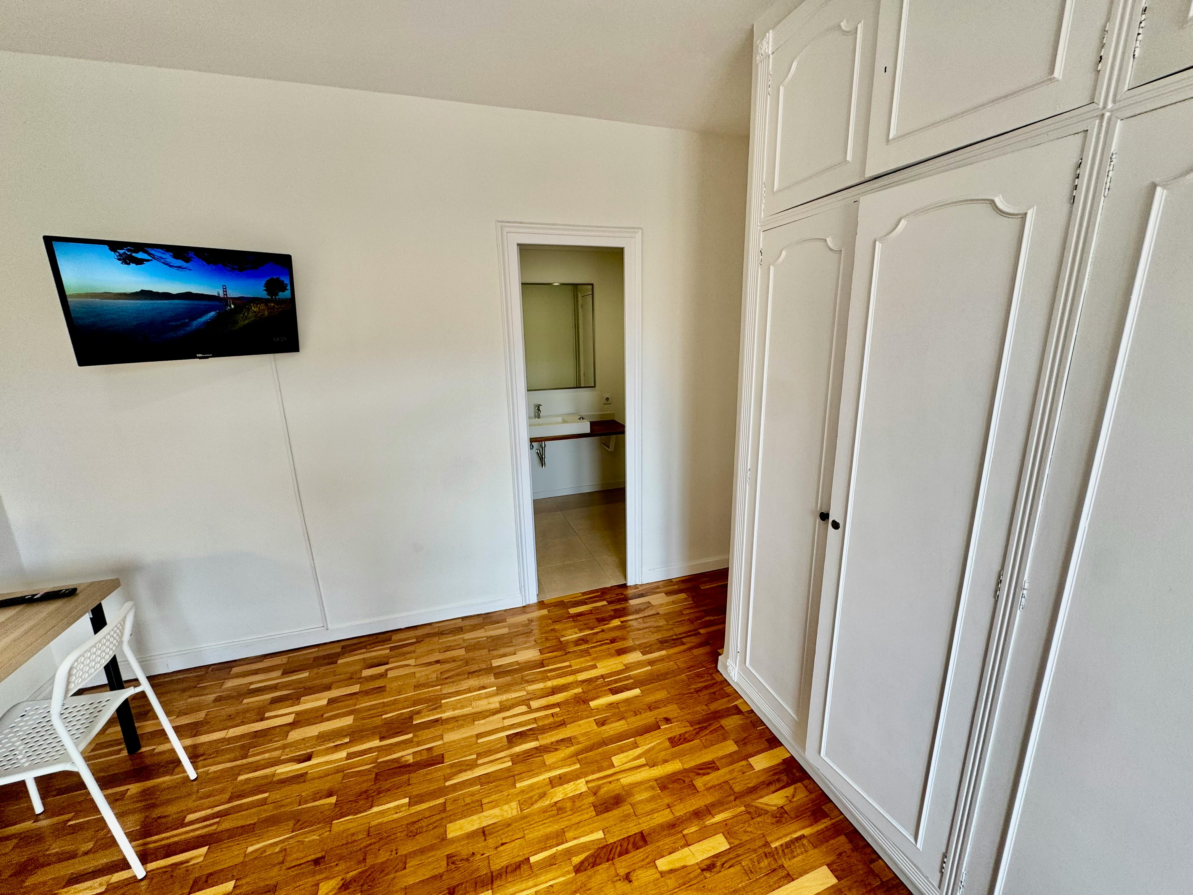 Private room in Carrer de Duran i Bas, Barcelona (1632472) room image 10