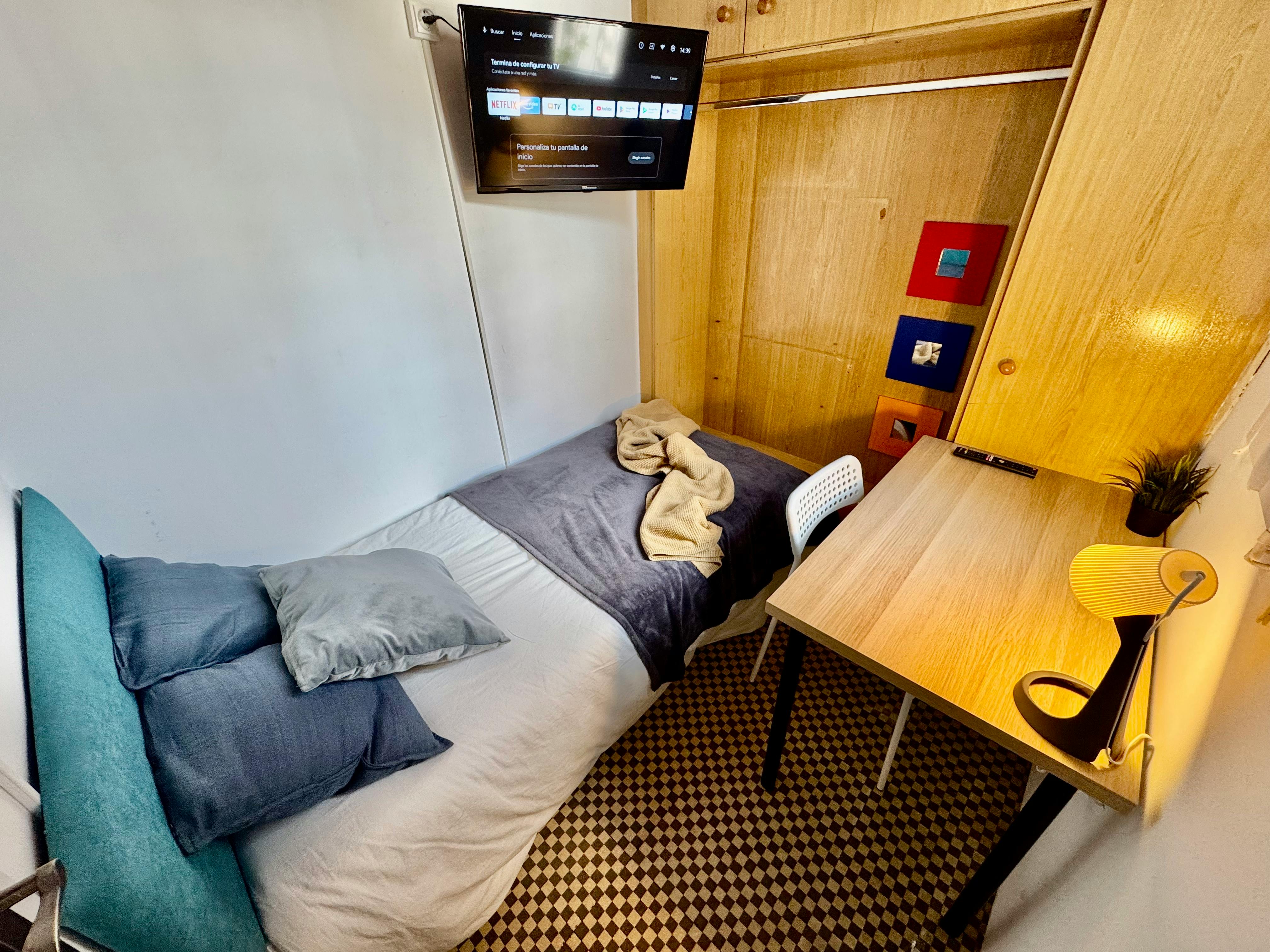 Private room in Carrer de Duran i Bas, Barcelona (1632476) room image 1