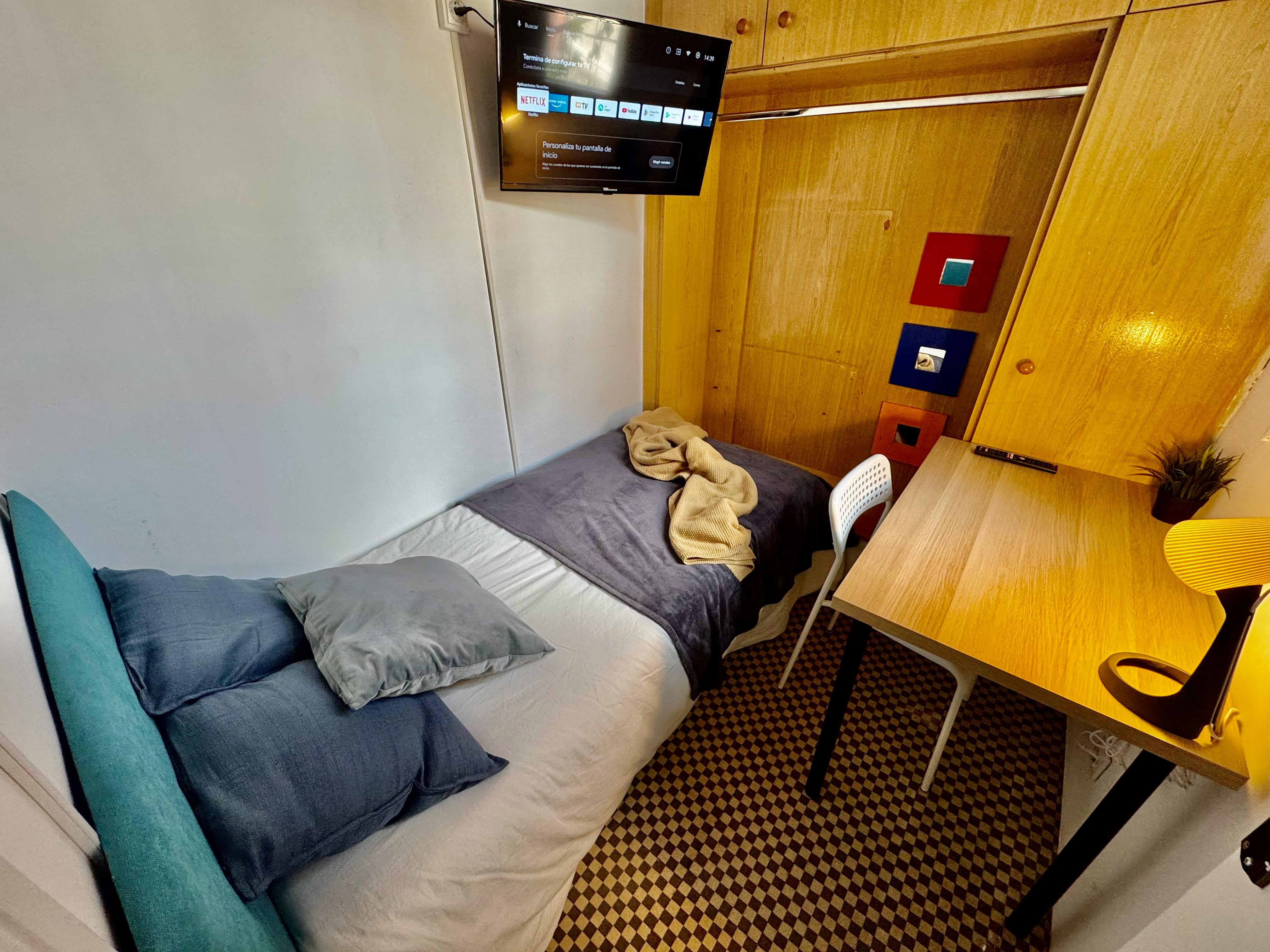 Private room in Carrer de Duran i Bas, Barcelona (1632476) room image 2