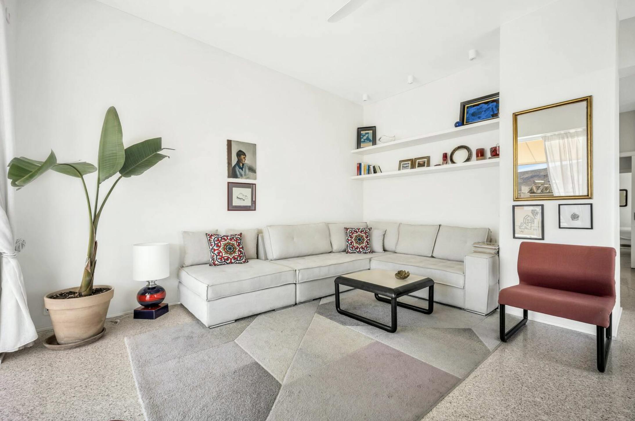 Appartement à louer pour 1 800 €/mois à Athina, Neofronos