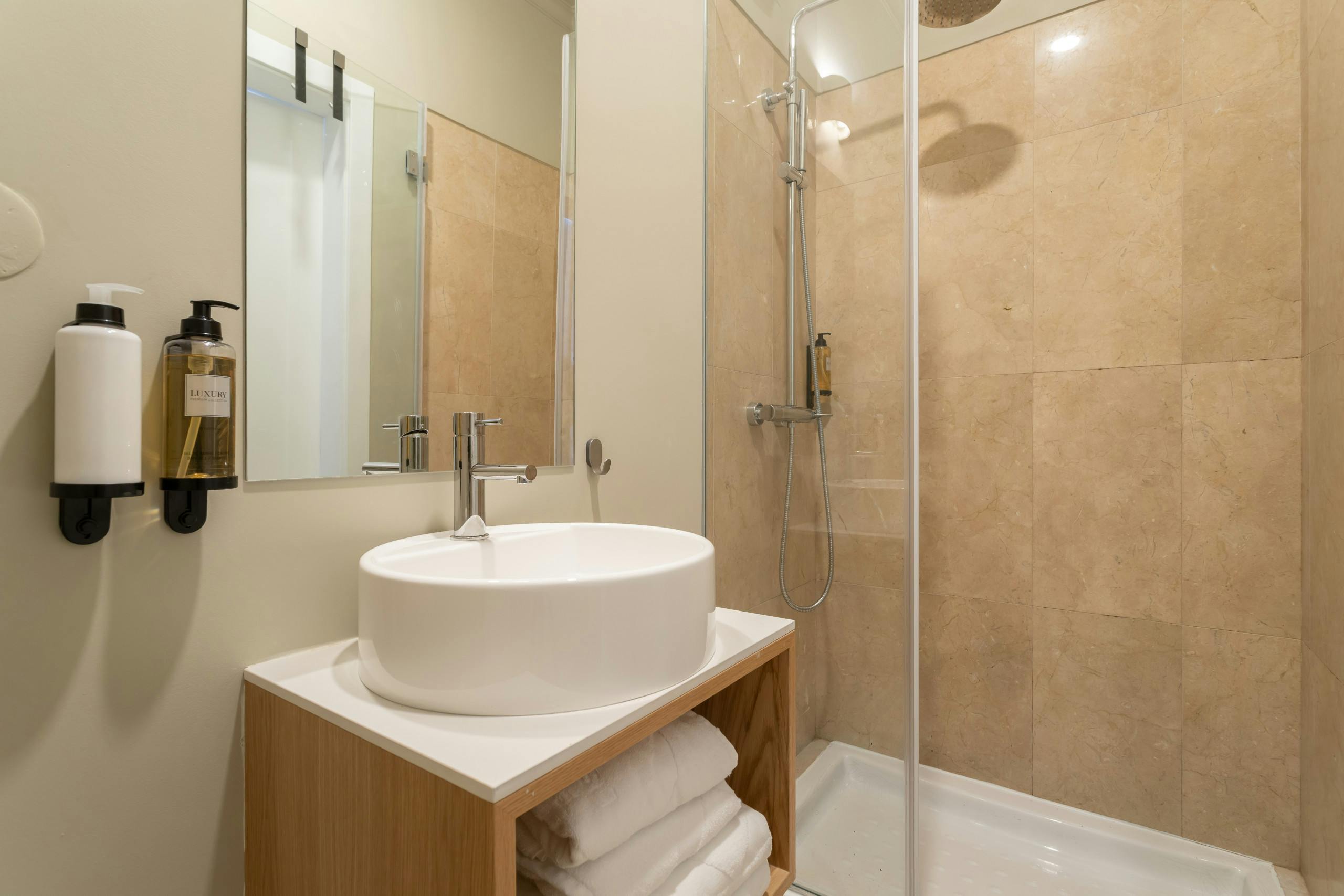 1-Bedroom Building in Travessa Convento das Bernardas, Lisbon (1632557) ROOM 2
