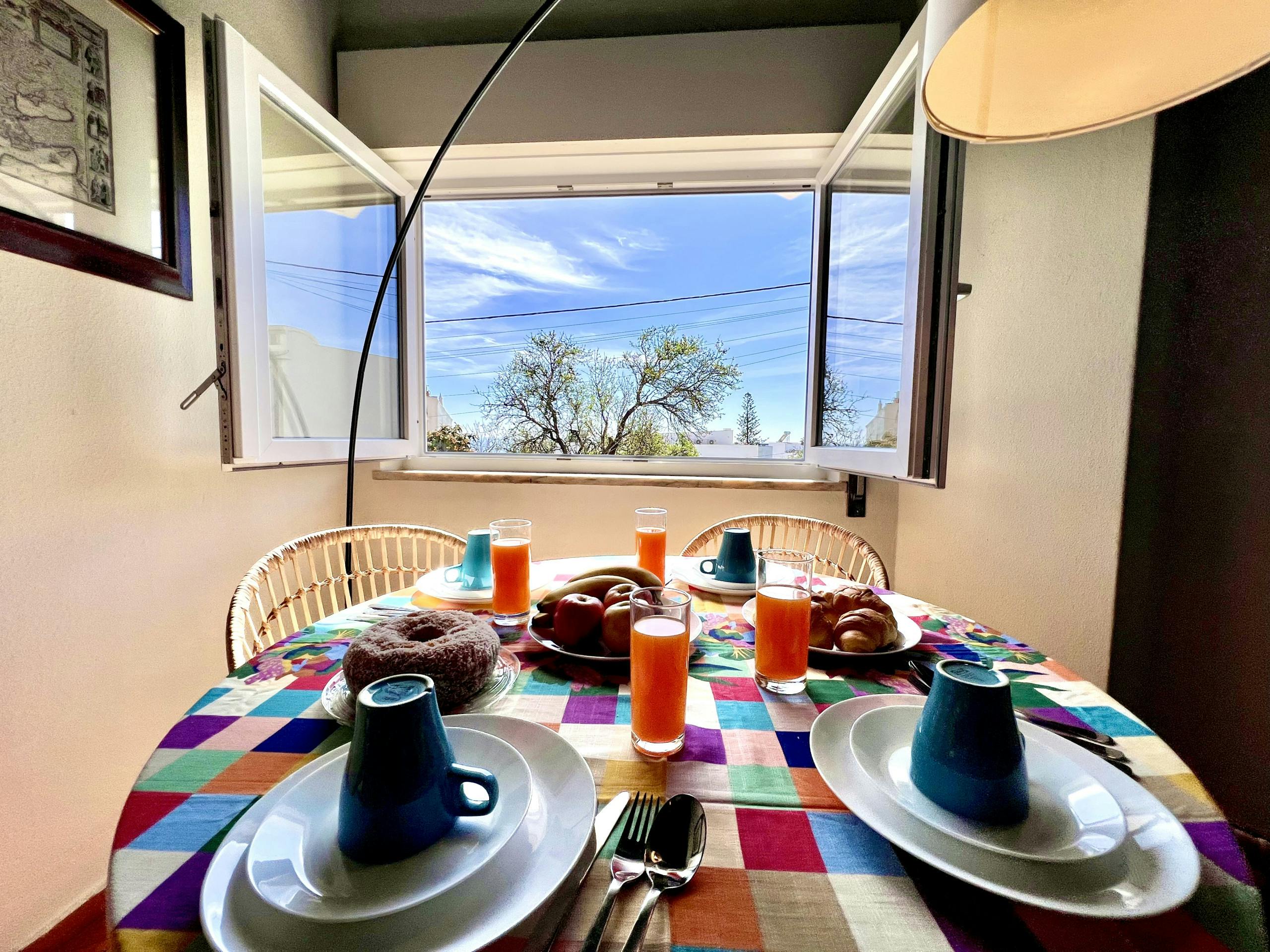 Appartement te huur voor € 9.999 per maand in Luz, Rua 25 de Abril