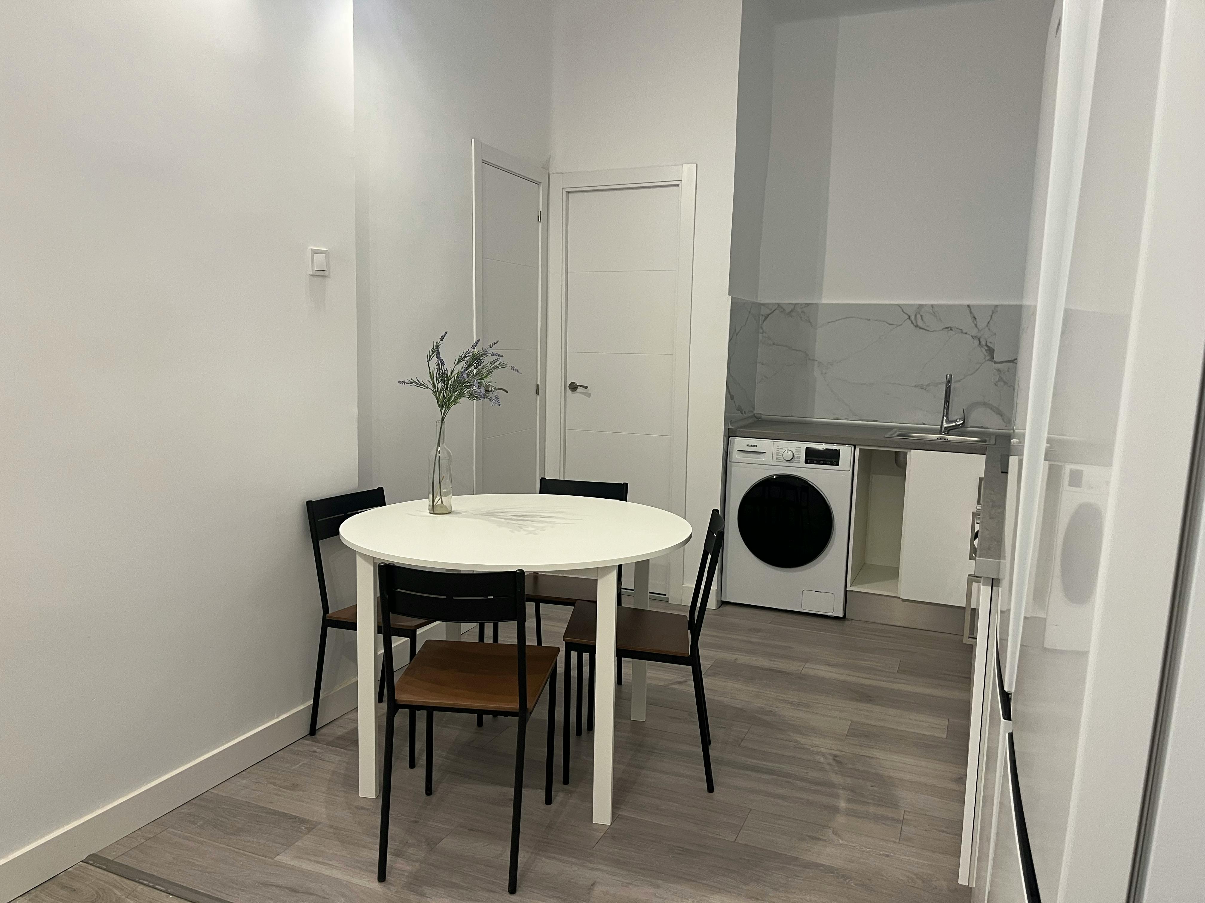 Single room Madrid, 1 bed, 6m² — photo 10
