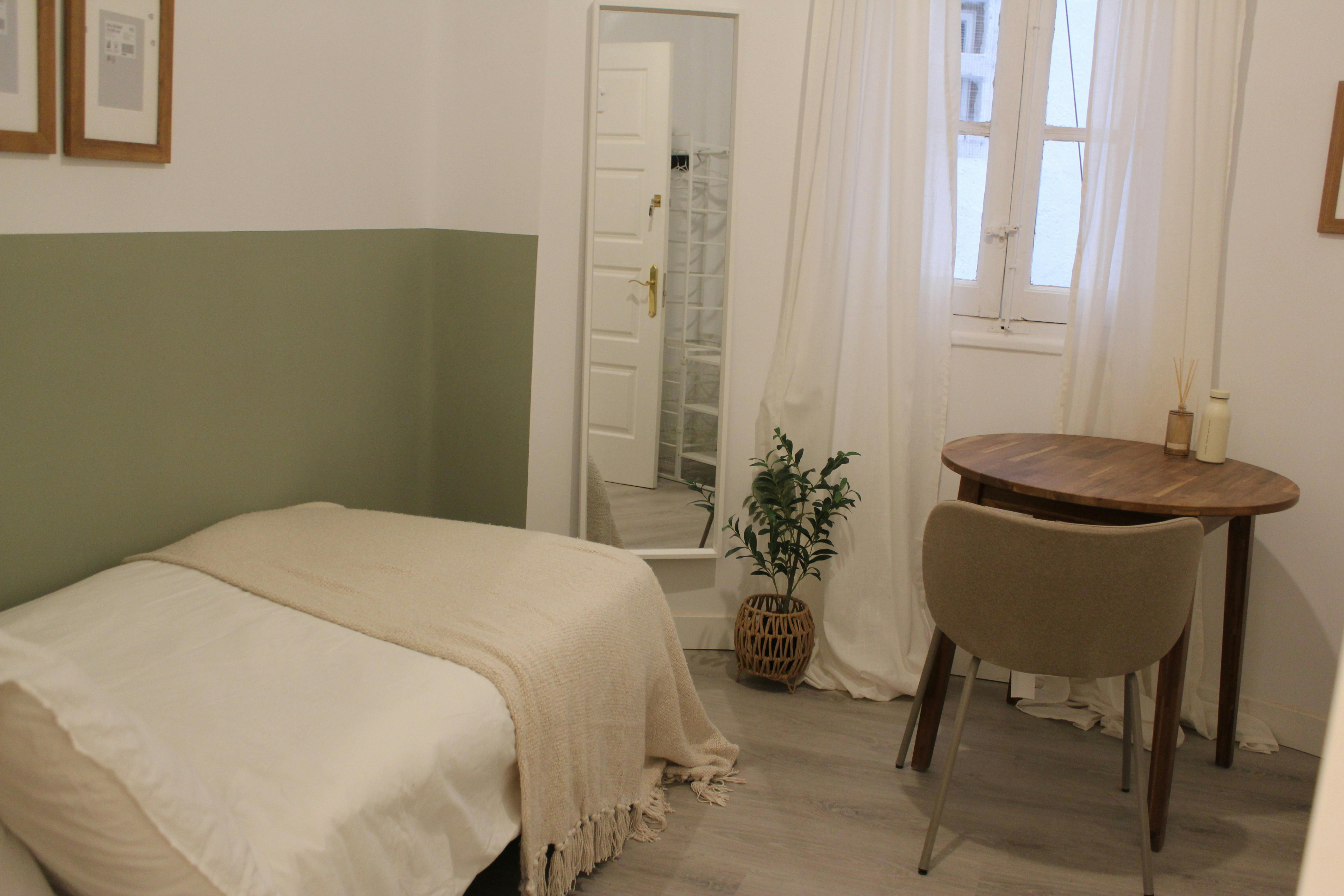 Single room Madrid, 1 bed, 6m² — photo 3