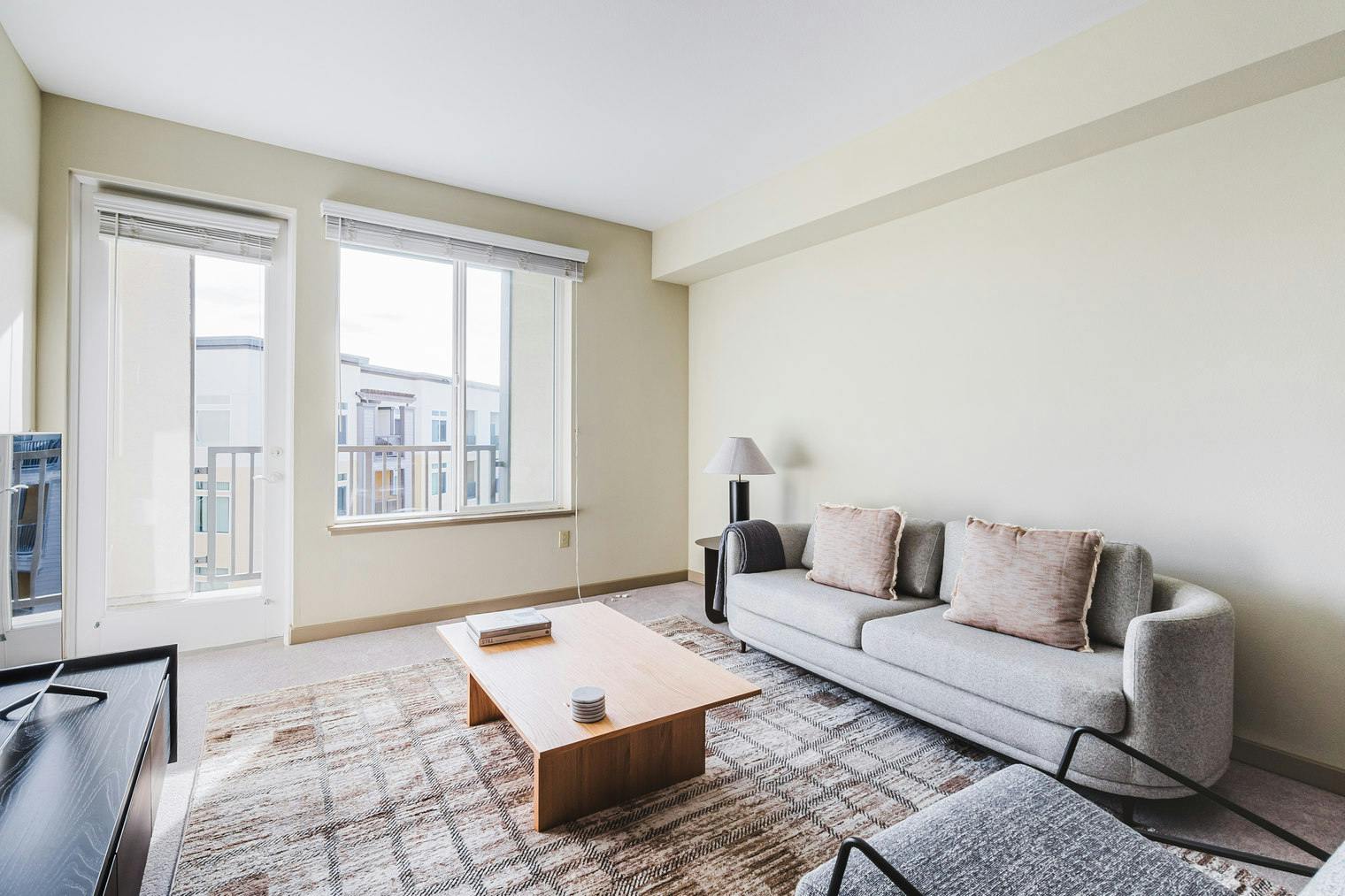 Apartament de închiriat pentru $4,426 pe lună în San Francisco, Demarcus Blvd