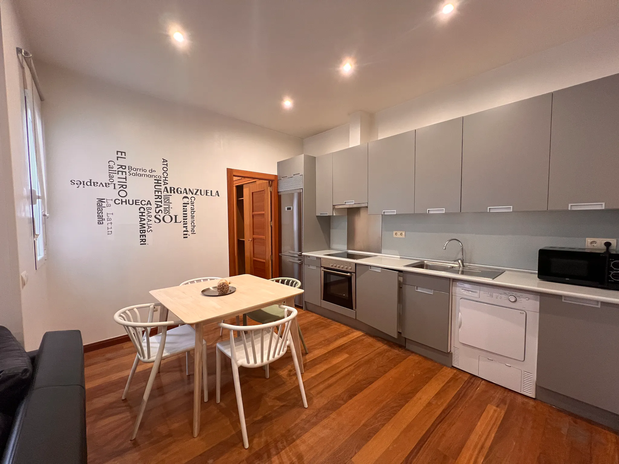 2-Bedroom Apartment in Calle de Santa María, Madrid (1632708) ROOM 2