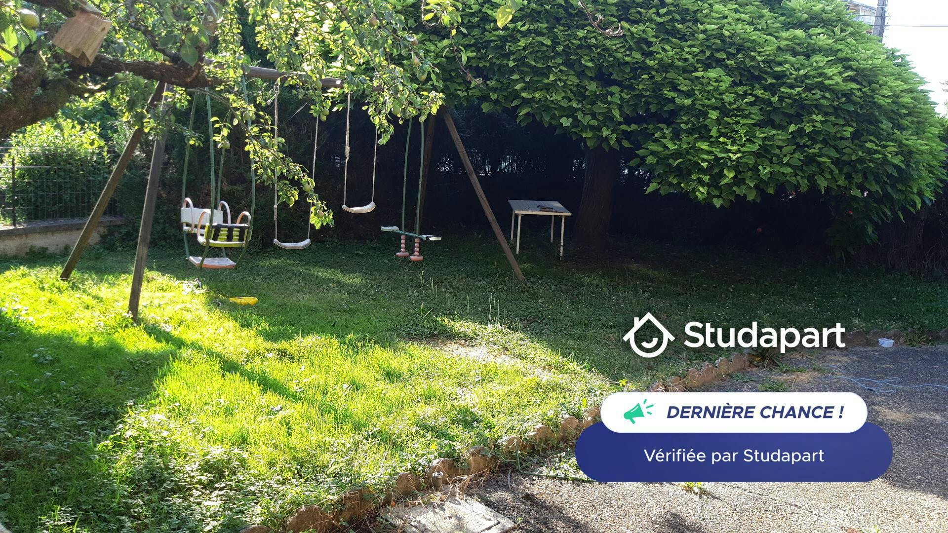 WG-Zimmer zu mieten für 650 € pro Monat in Bourgoin-Jallieu, Rue Claude Debussy