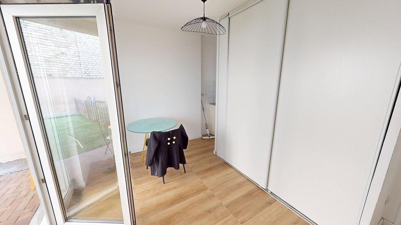 Apartment Strasbourg, 1 bed, 17m² — photo 4