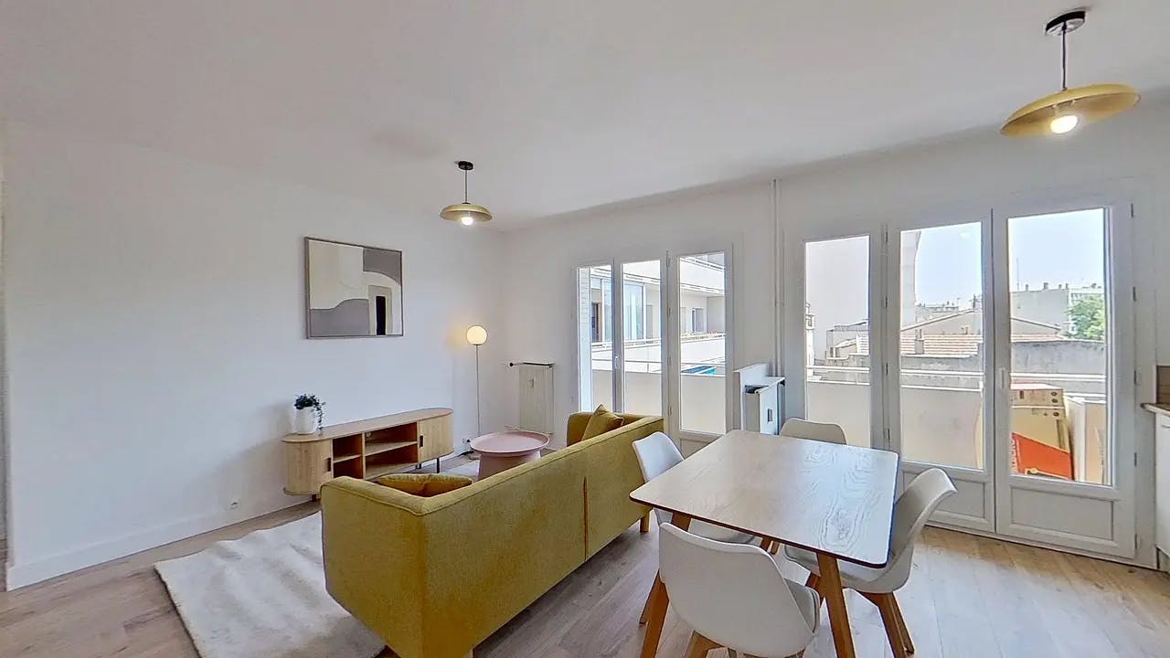 Квартира за оренду для 750 EUR на місяць у Valence, Place de la Dragonne