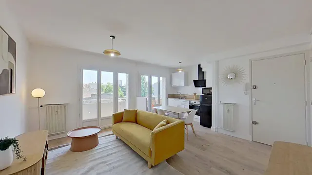 2-Bedroom Apartment in Place de la Dragonne, Valence room image 1