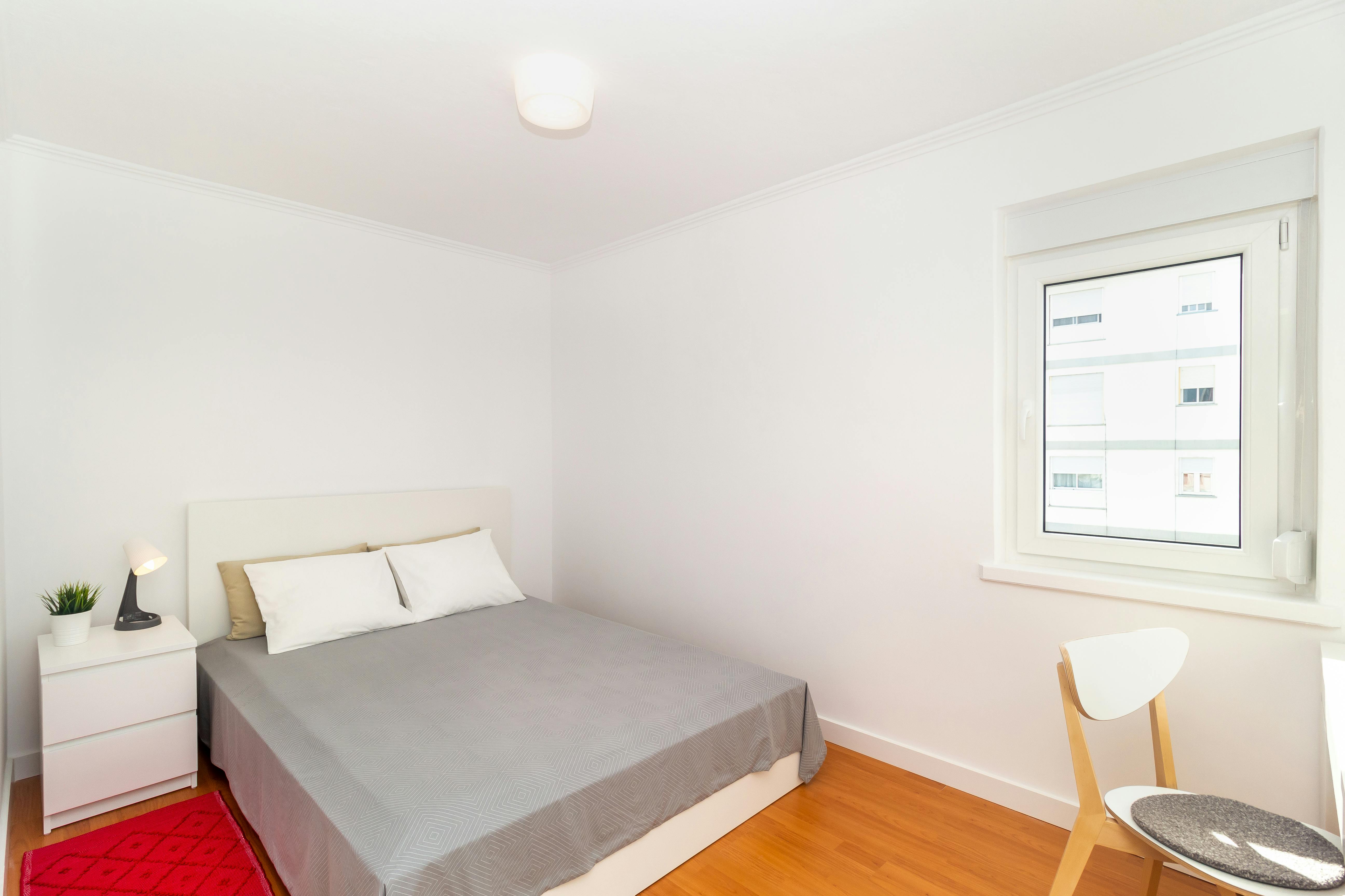 Private room for rent for €400 per month in Lisbon, Rua Sousa Bastos