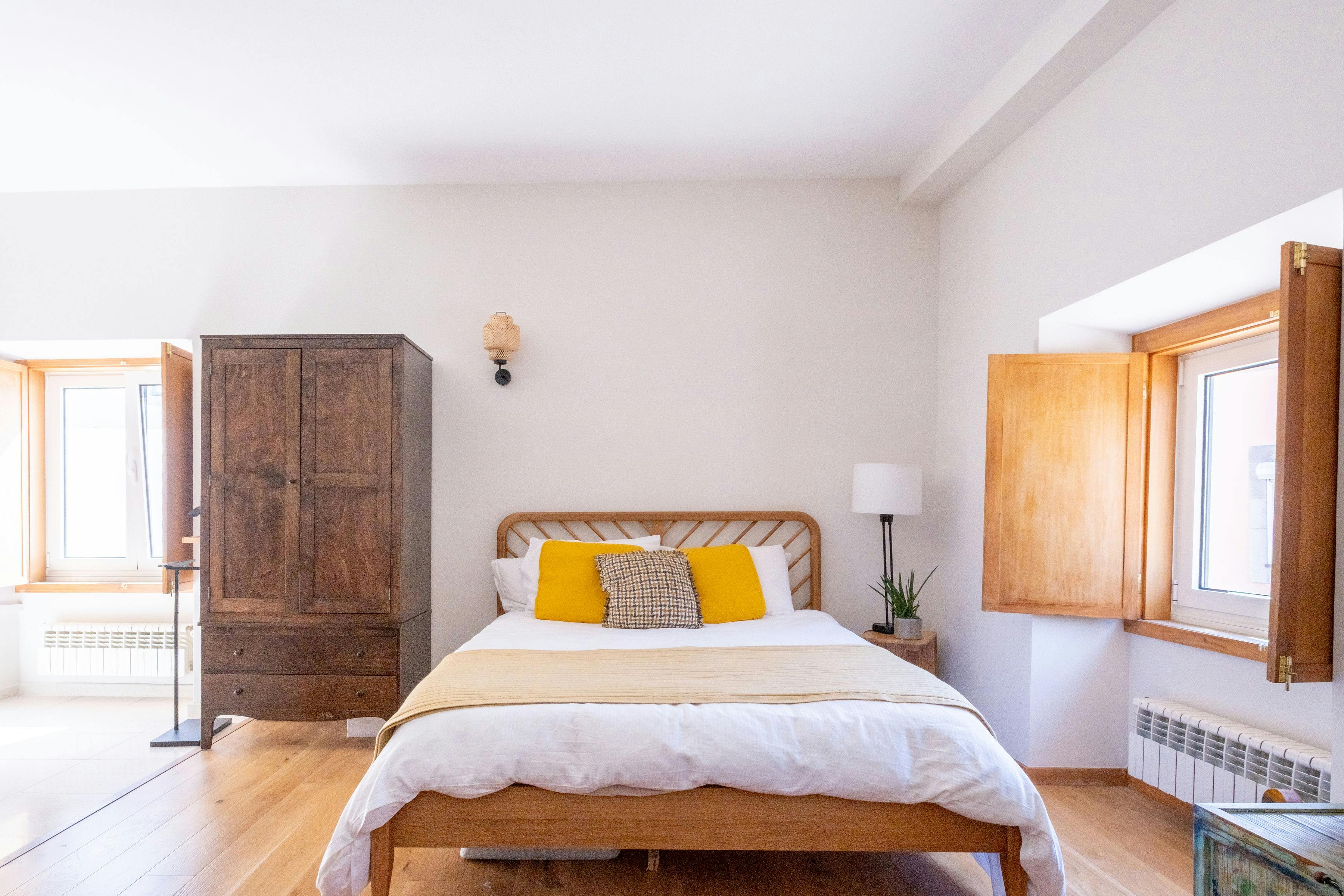 Studio for rent for €1,200 per month in Matosinhos, Rua Doutor José Ventura