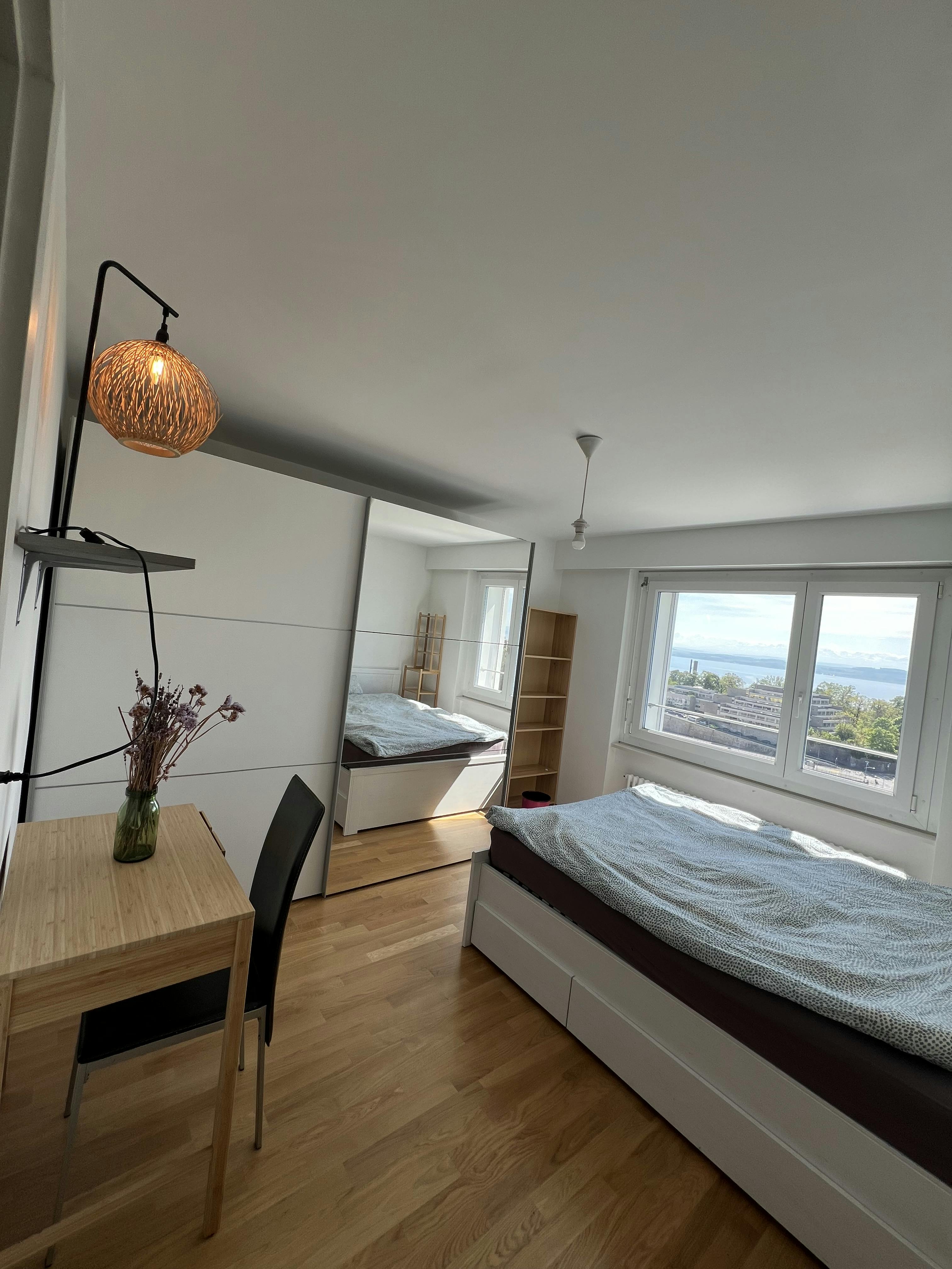 私人房间 正在以 CHF 800 的月租出租，其位于 Neuchâtel, Rue de L'Orée