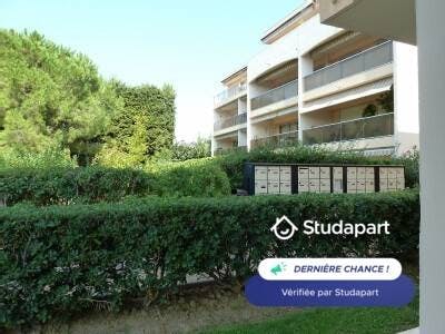 Apartment for rent for €876 per month in Antibes, Avenue Jules Grec