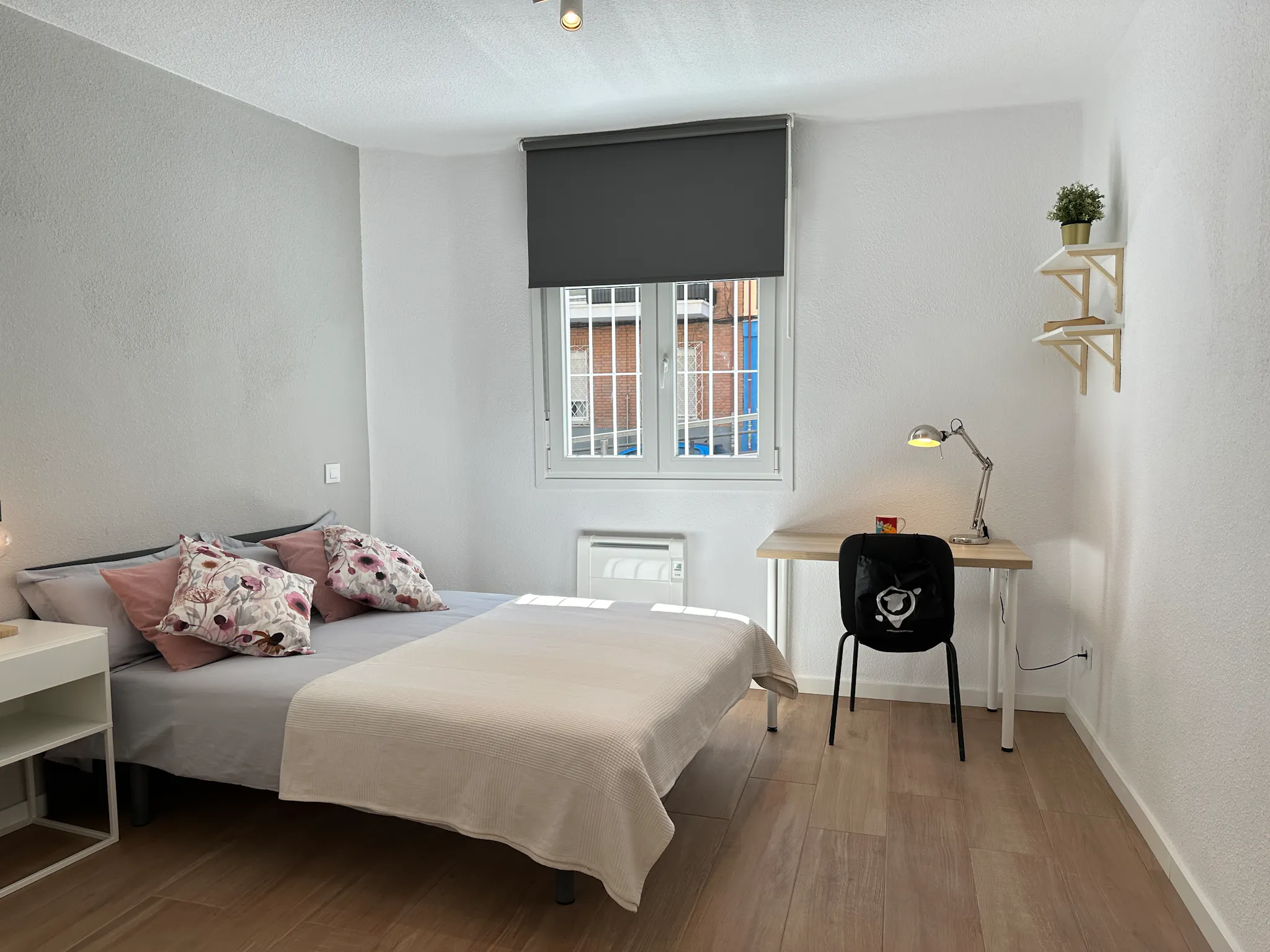 4-Bedroom Apartment in Calle de Pedro Tezano, Madrid (1633725) ROOM 2