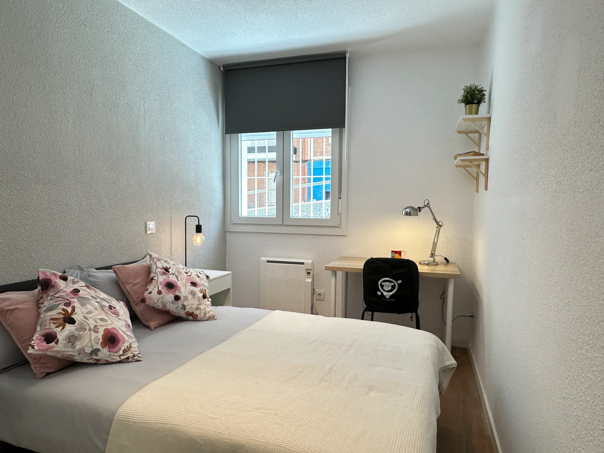 4-Bedroom Apartment in Calle de Pedro Tezano, Madrid (1633725) ROOM 1
