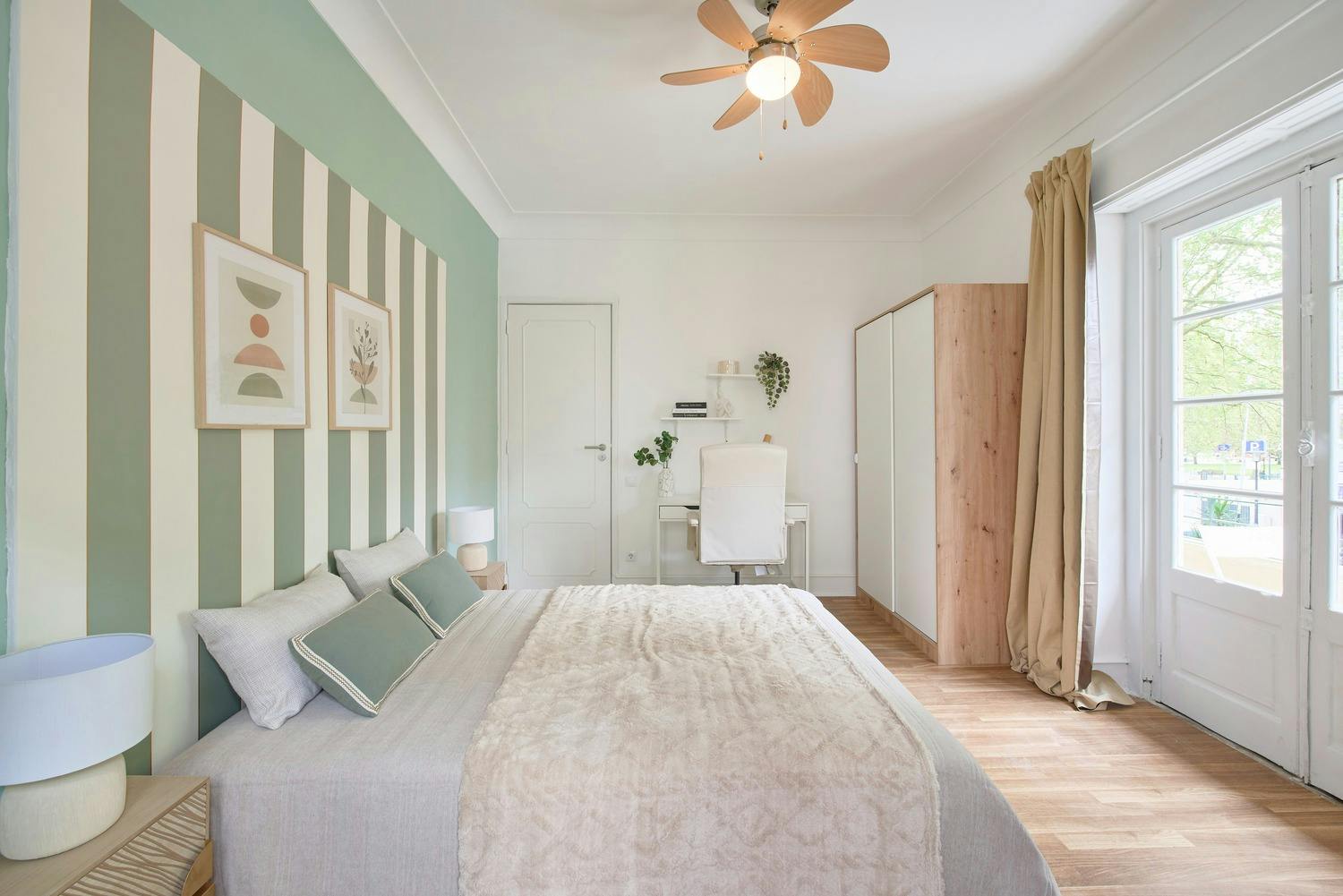 Private room for rent for €555 per month in Lisbon, Avenida de Roma