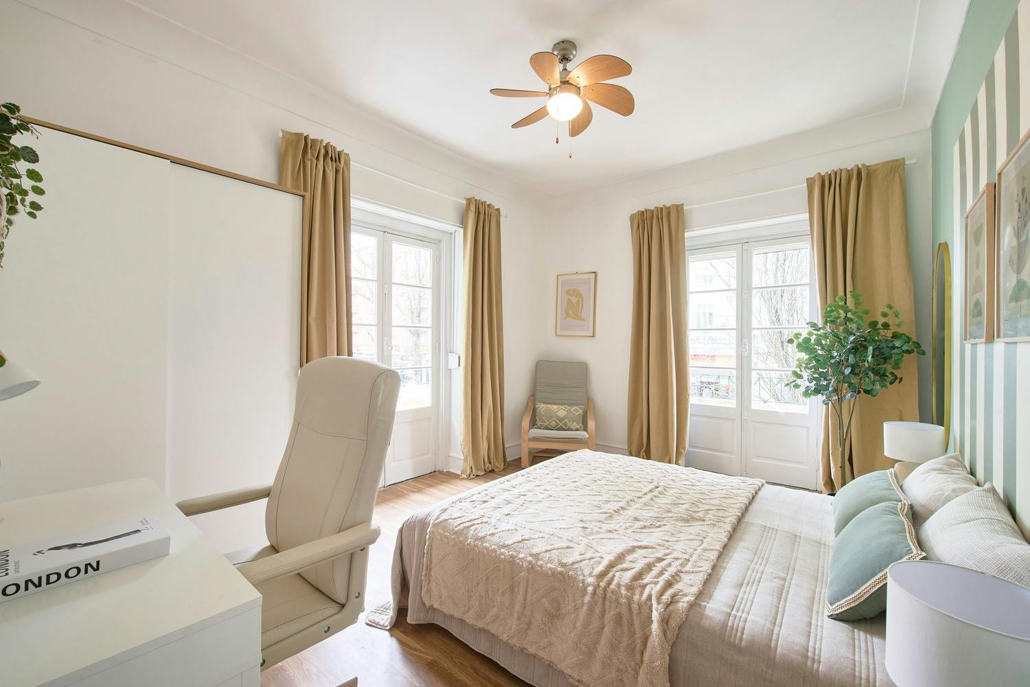 preview gallery tile