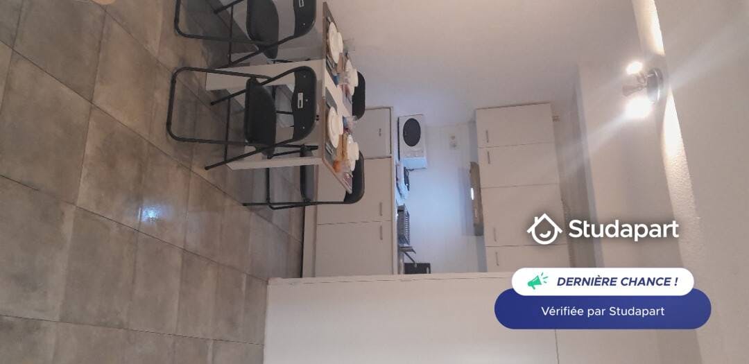 Apartment for rent for €650 per month in Draguignan, Rue de la République