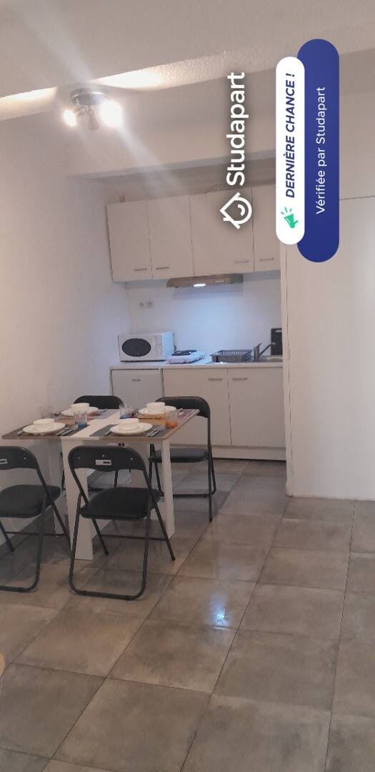 Appartement te huur voor € 600 per maand in Draguignan, Rue de la République