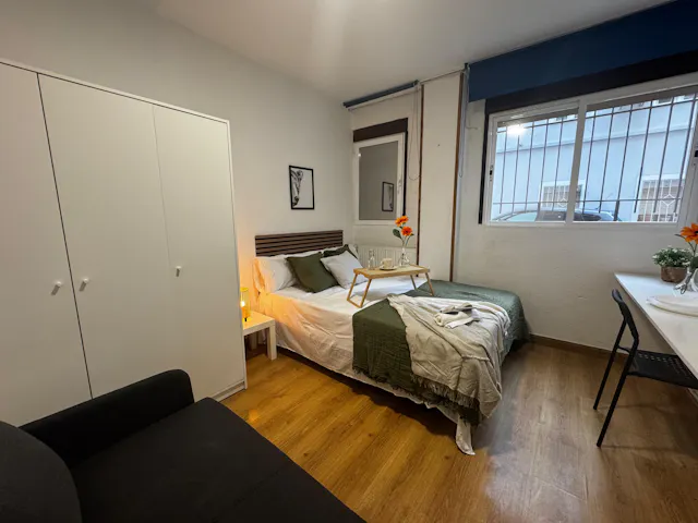 Private room in Calle Avellana, Madrid (1633994) room image 18