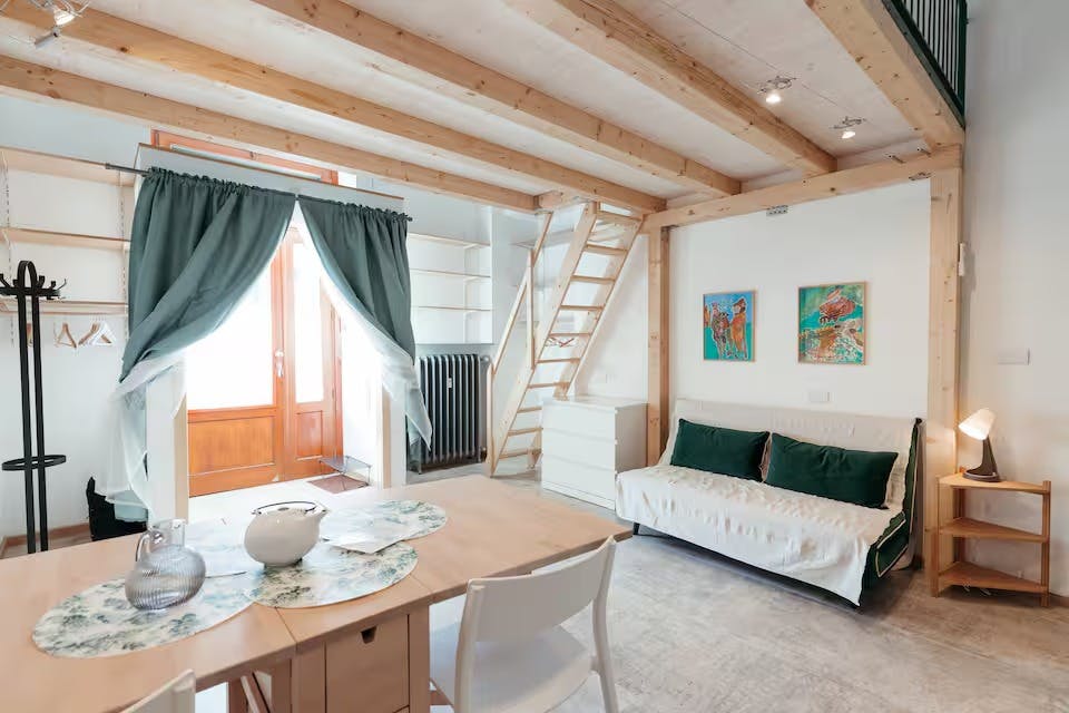 Studio for rent for €1,200 per month in Turin, Corso San Maurizio